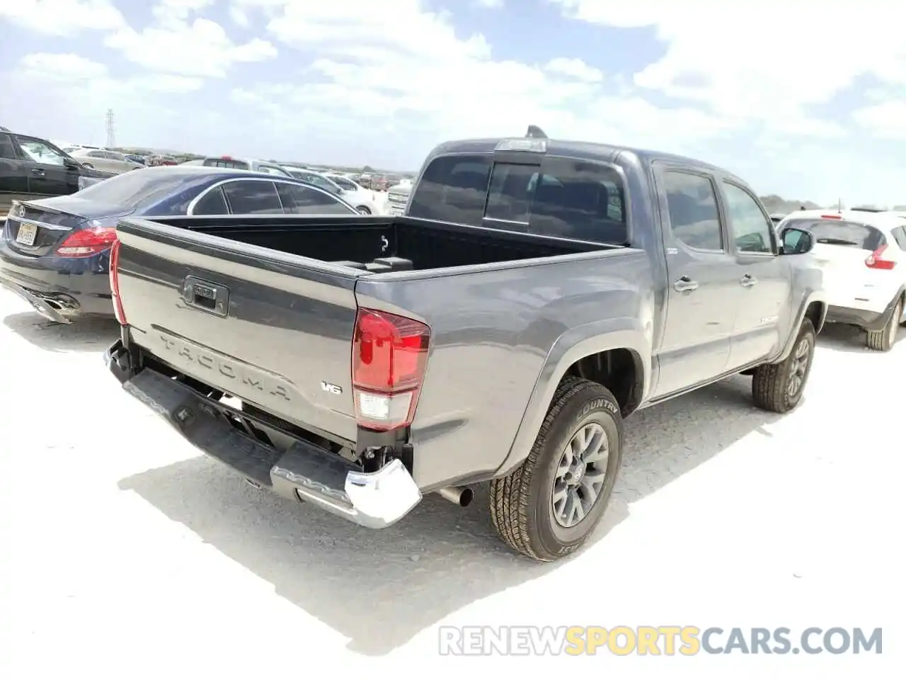 4 Photograph of a damaged car 3TMAZ5CN7NM180712 TOYOTA TACOMA 2022