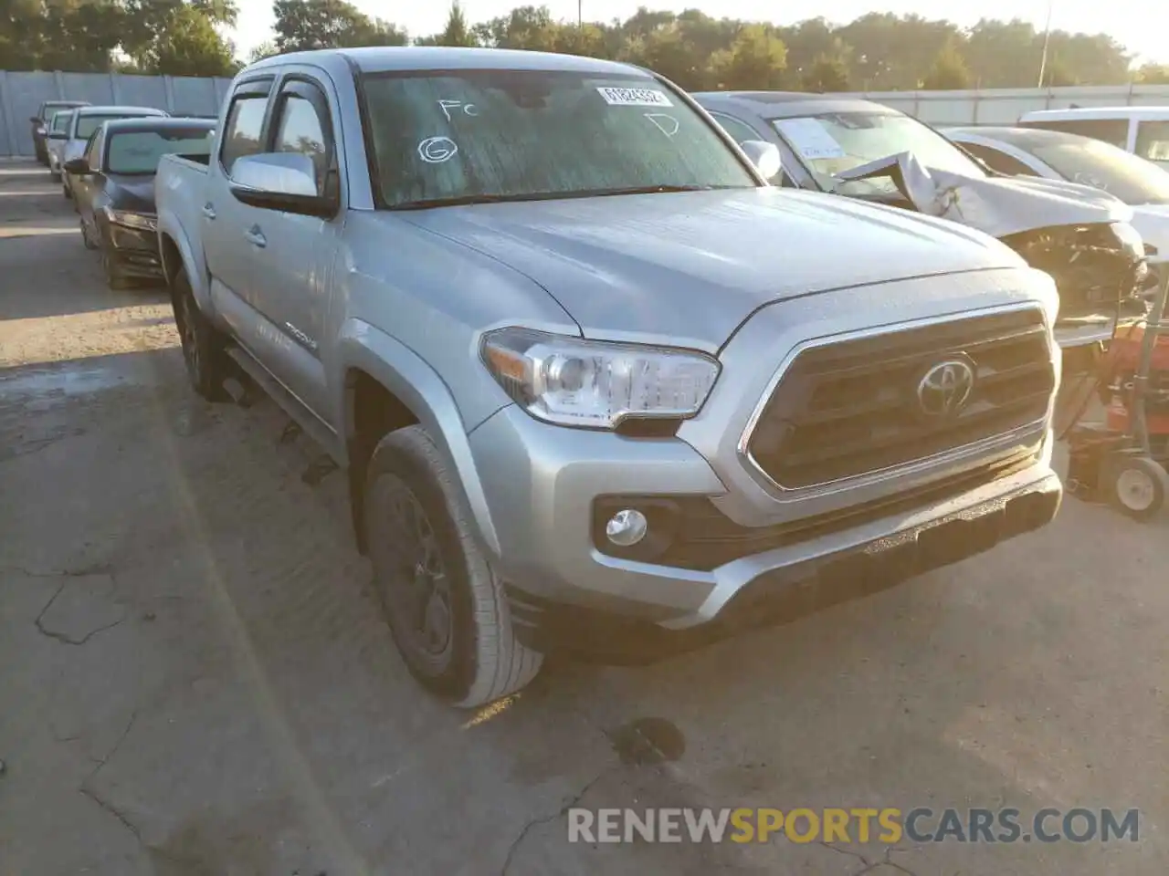 1 Photograph of a damaged car 3TMAZ5CN8NM164020 TOYOTA TACOMA 2022