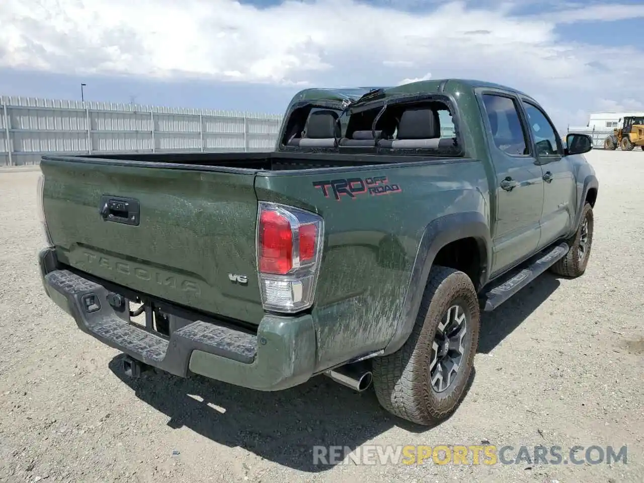 4 Photograph of a damaged car 3TMAZ5CN8NM167029 TOYOTA TACOMA 2022