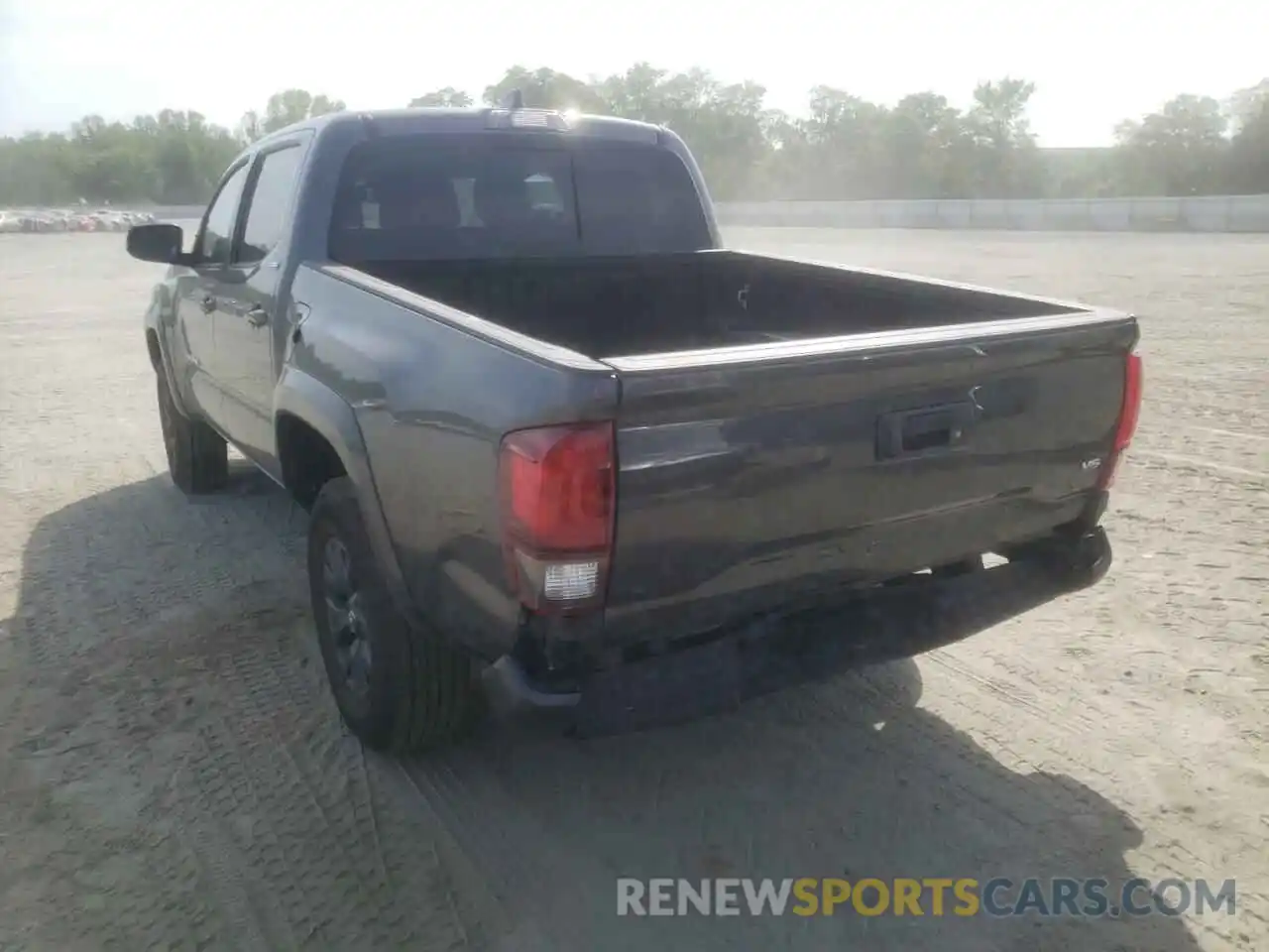 3 Photograph of a damaged car 3TMAZ5CN8NM169542 TOYOTA TACOMA 2022