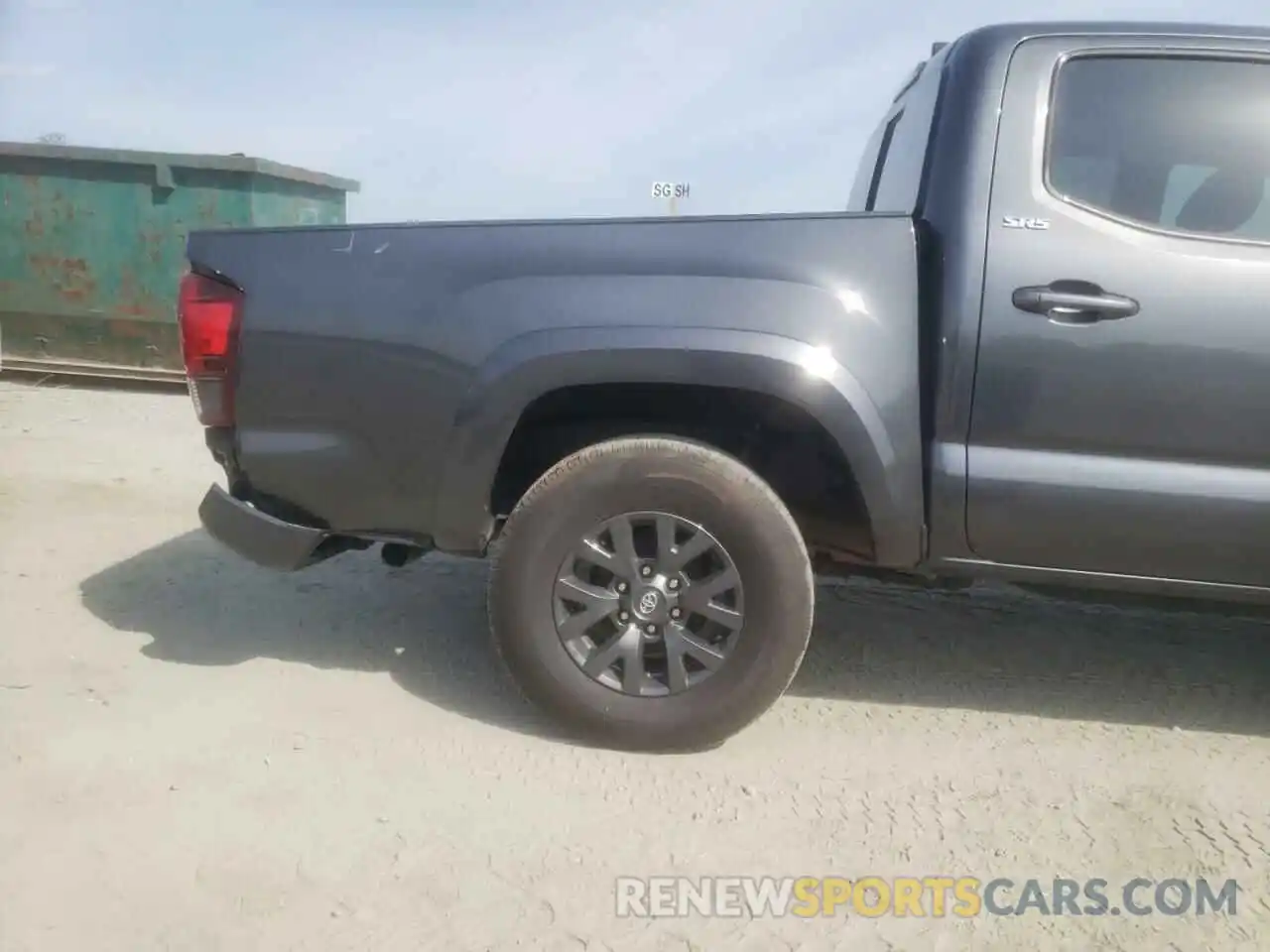 9 Photograph of a damaged car 3TMAZ5CN8NM169542 TOYOTA TACOMA 2022