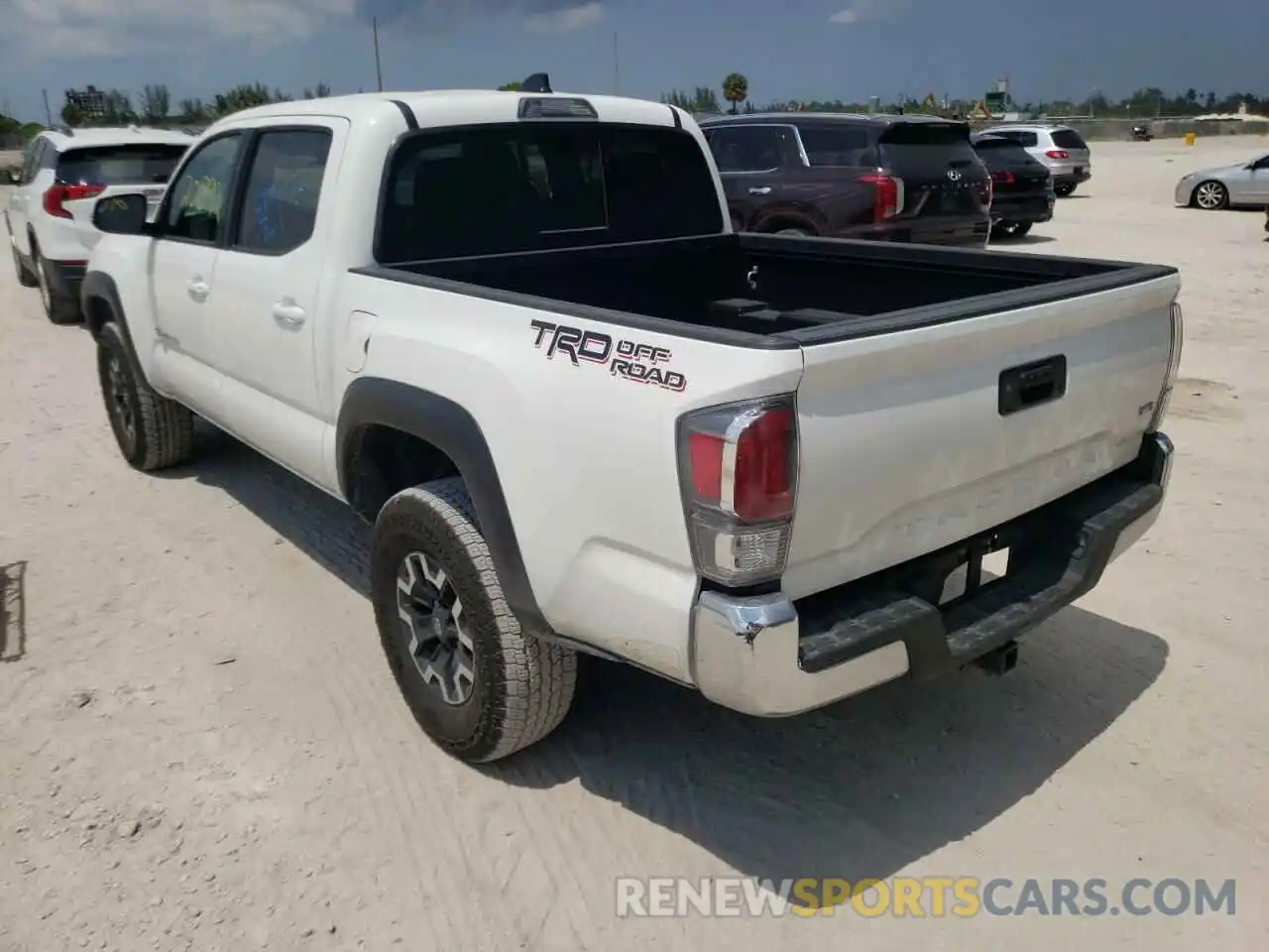 3 Photograph of a damaged car 3TMAZ5CN9NM160249 TOYOTA TACOMA 2022