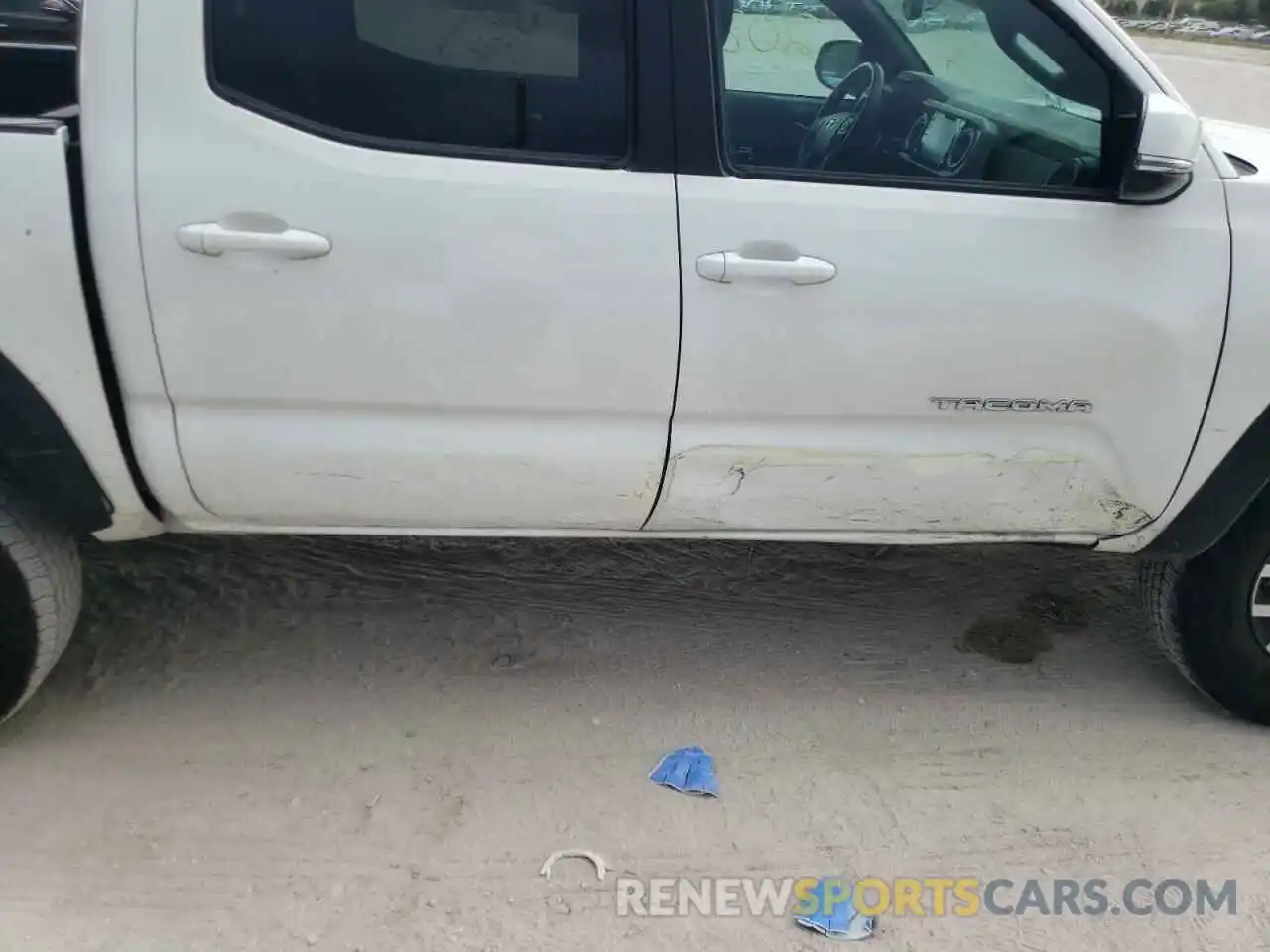 9 Photograph of a damaged car 3TMAZ5CN9NM160249 TOYOTA TACOMA 2022