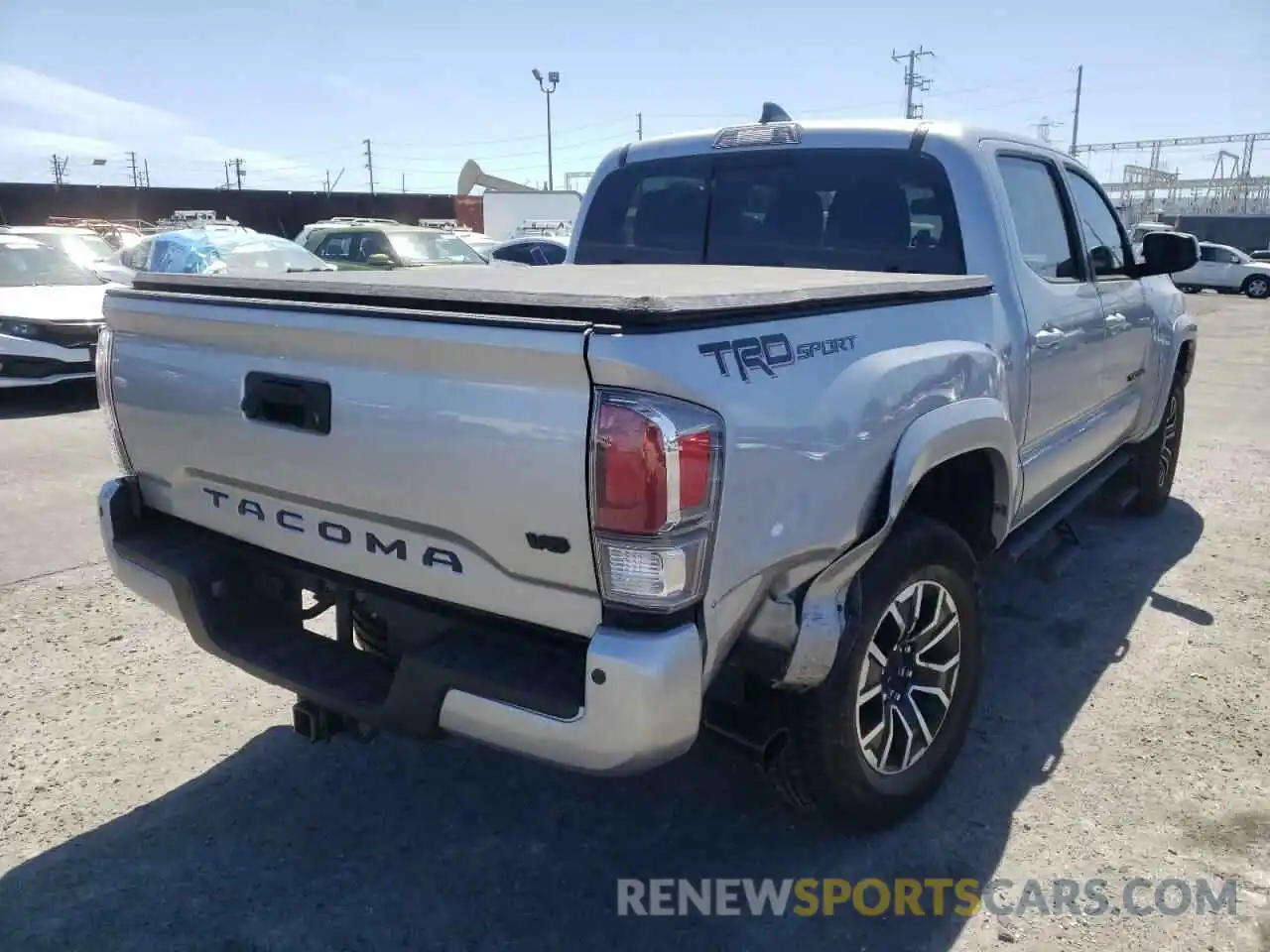 4 Photograph of a damaged car 3TMAZ5CN9NM163121 TOYOTA TACOMA 2022