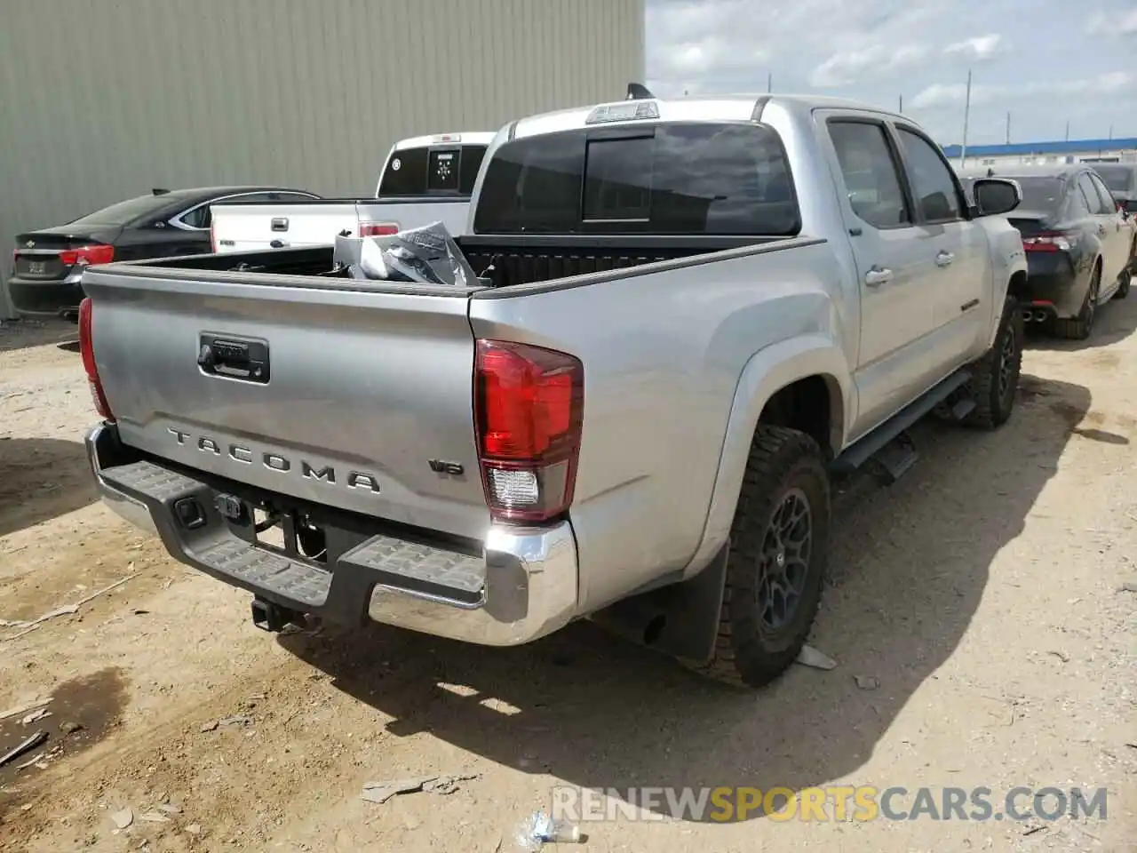 4 Photograph of a damaged car 3TMAZ5CN9NM177066 TOYOTA TACOMA 2022