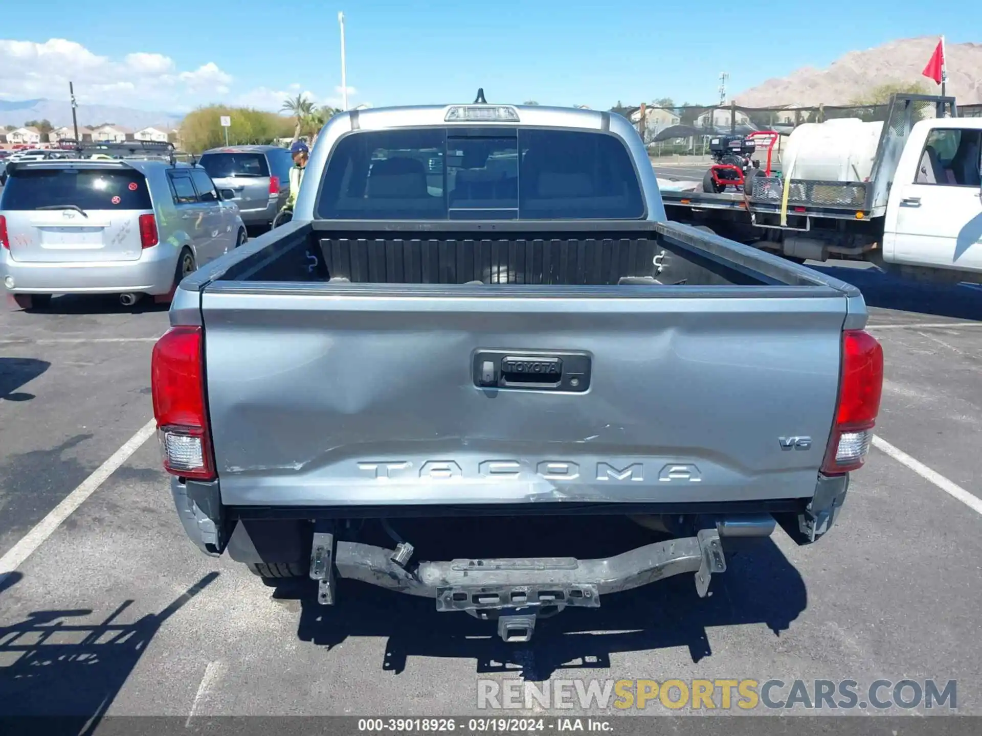 16 Photograph of a damaged car 3TMAZ5CN9NM181070 TOYOTA TACOMA 2022