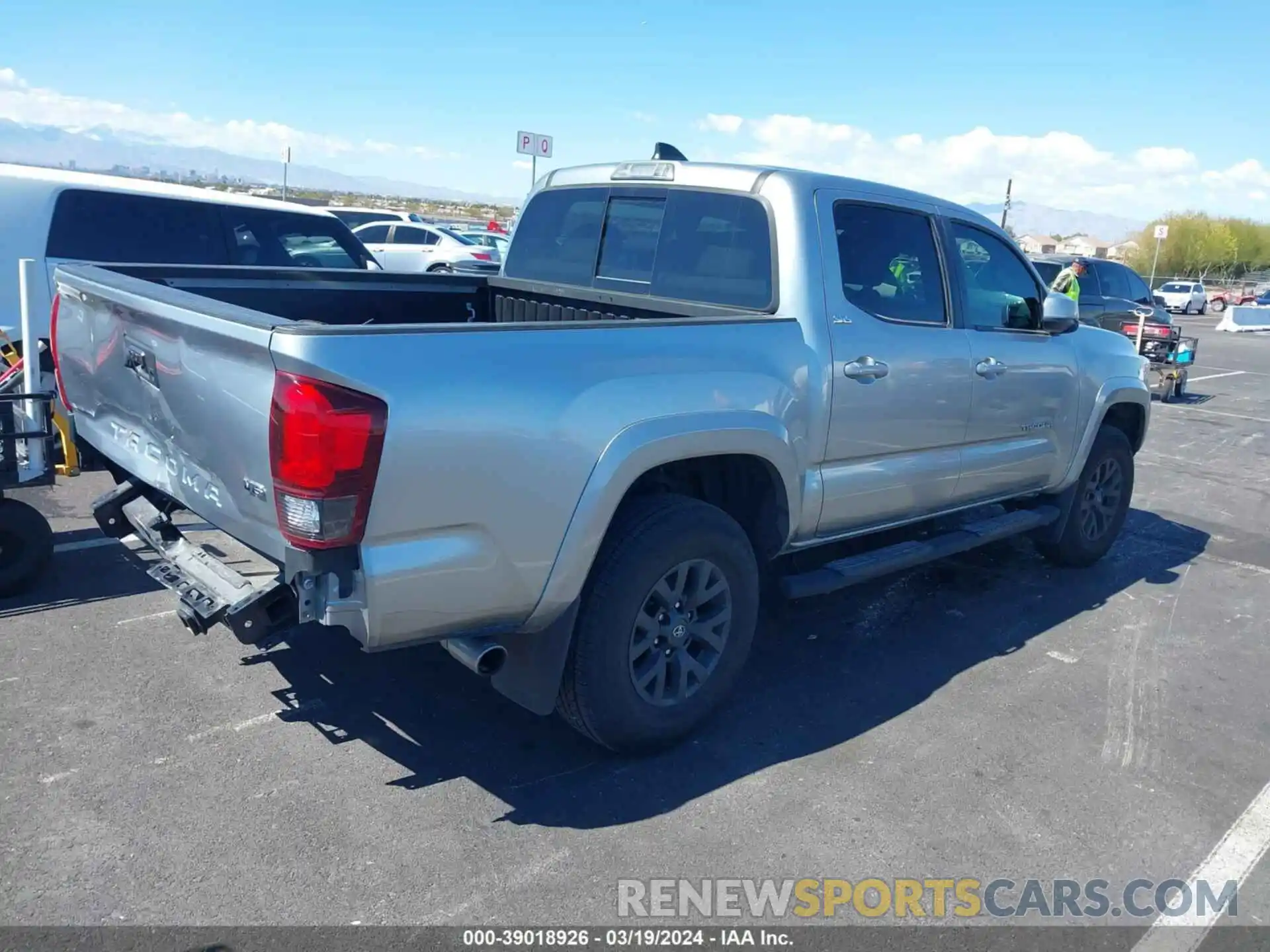 4 Photograph of a damaged car 3TMAZ5CN9NM181070 TOYOTA TACOMA 2022