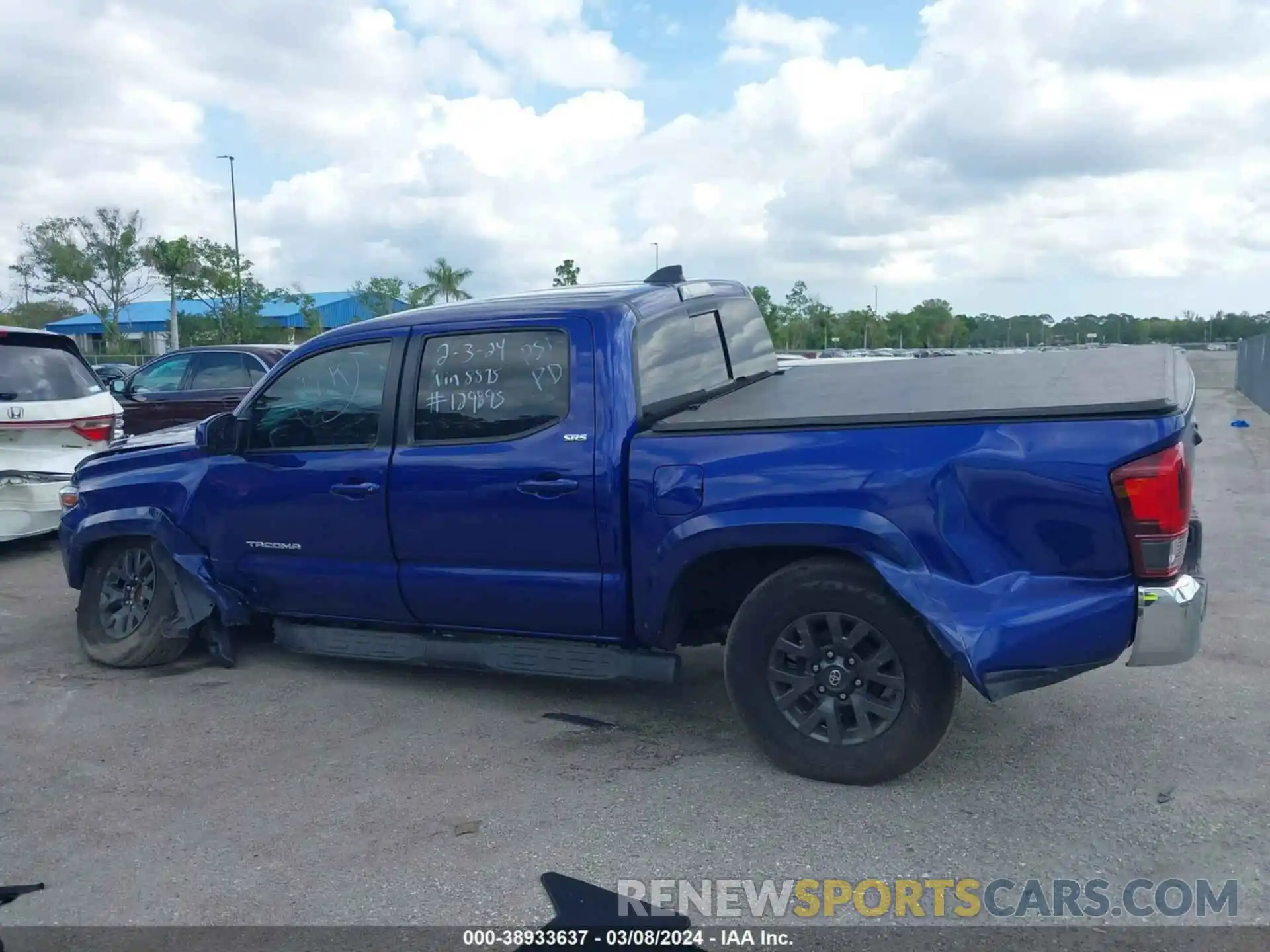 14 Photograph of a damaged car 3TMAZ5CN9NM188875 TOYOTA TACOMA 2022