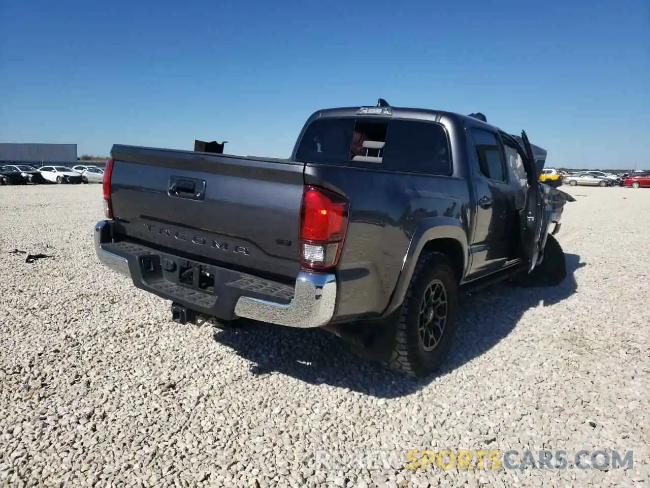 4 Photograph of a damaged car 3TMAZ5CNXNM161507 TOYOTA TACOMA 2022