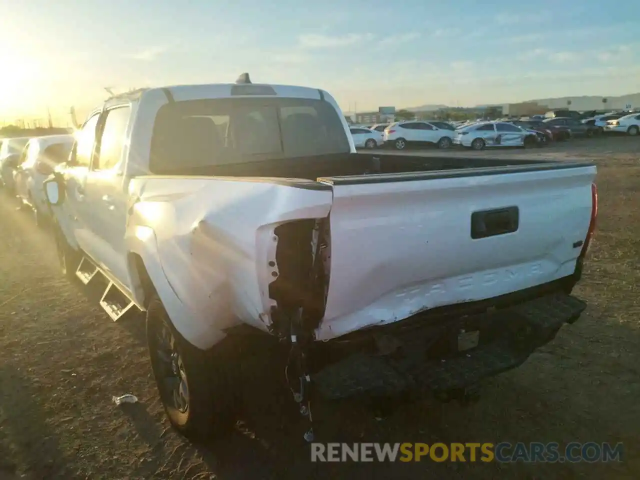 3 Photograph of a damaged car 3TMAZ5CNXNM163824 TOYOTA TACOMA 2022