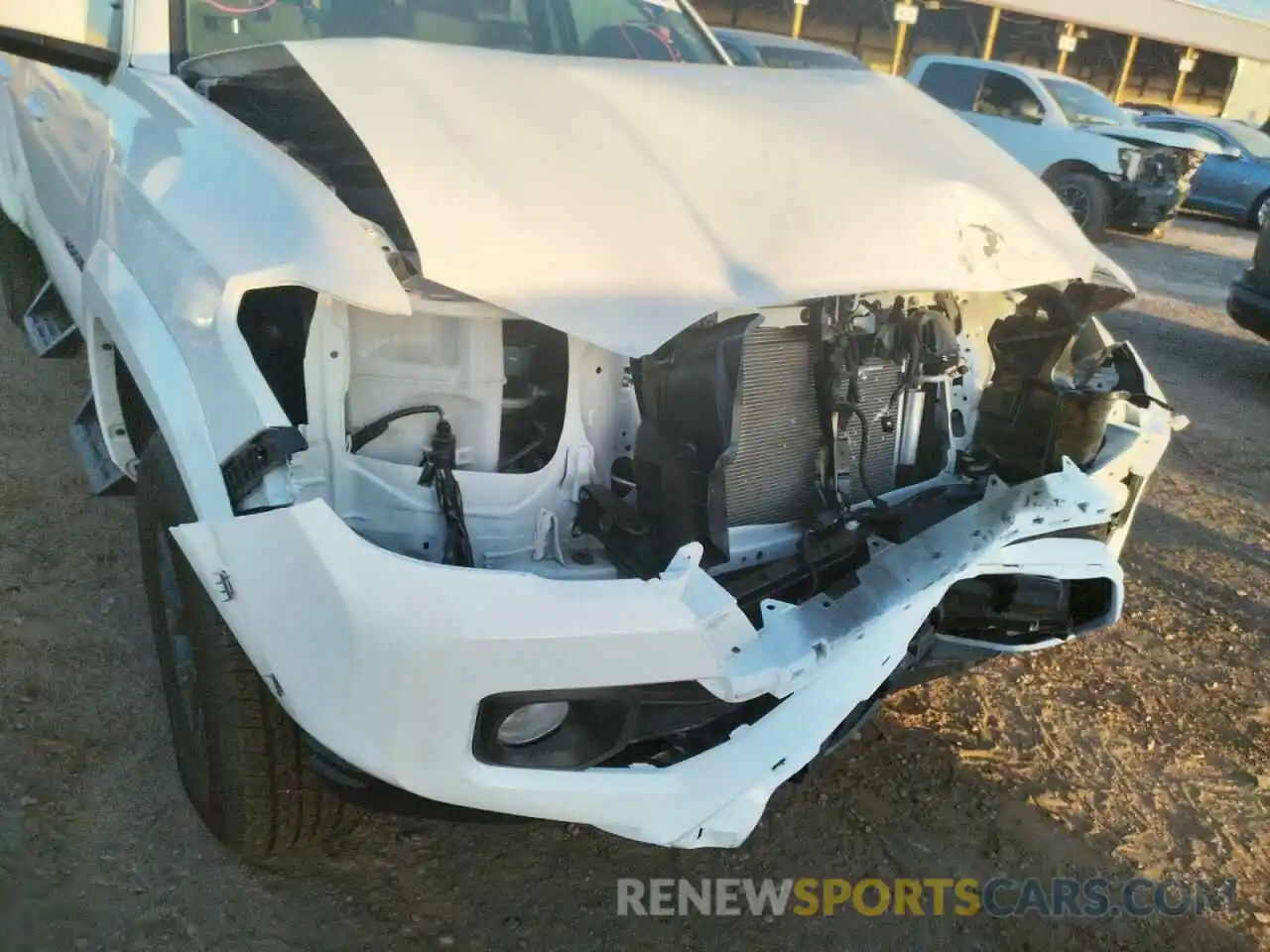 9 Photograph of a damaged car 3TMAZ5CNXNM163824 TOYOTA TACOMA 2022