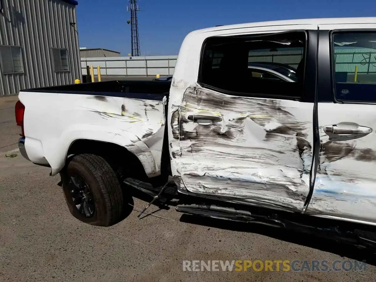 9 Photograph of a damaged car 3TMAZ5CNXNM164830 TOYOTA TACOMA 2022