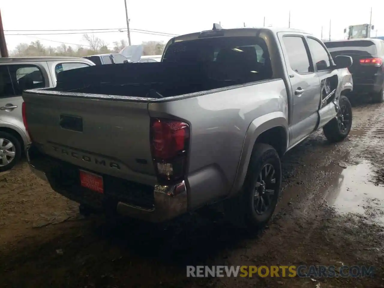 4 Photograph of a damaged car 3TMAZ5CNXNM168599 TOYOTA TACOMA 2022