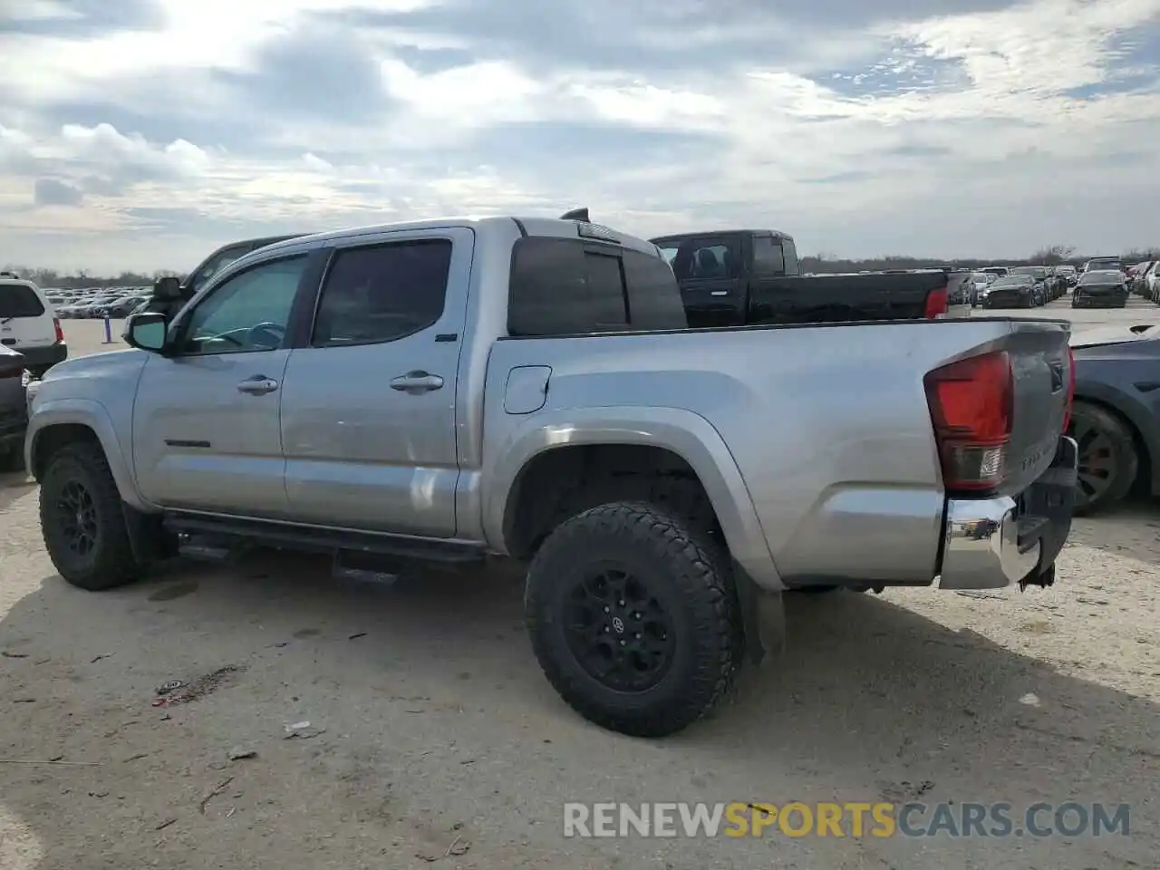 2 Photograph of a damaged car 3TMAZ5CNXNM176248 TOYOTA TACOMA 2022