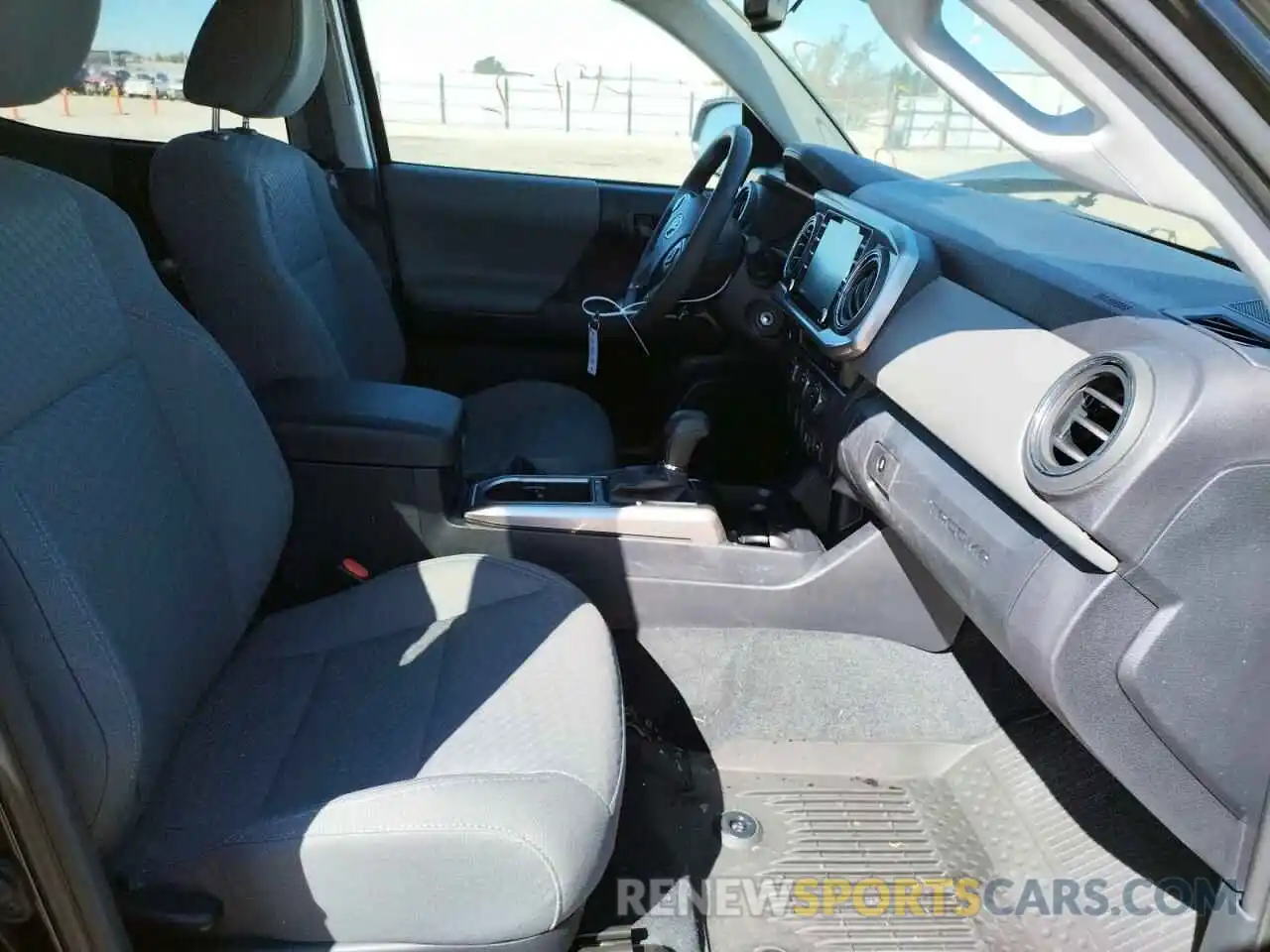 5 Photograph of a damaged car 3TMBZ5DN0NM032811 TOYOTA TACOMA 2022