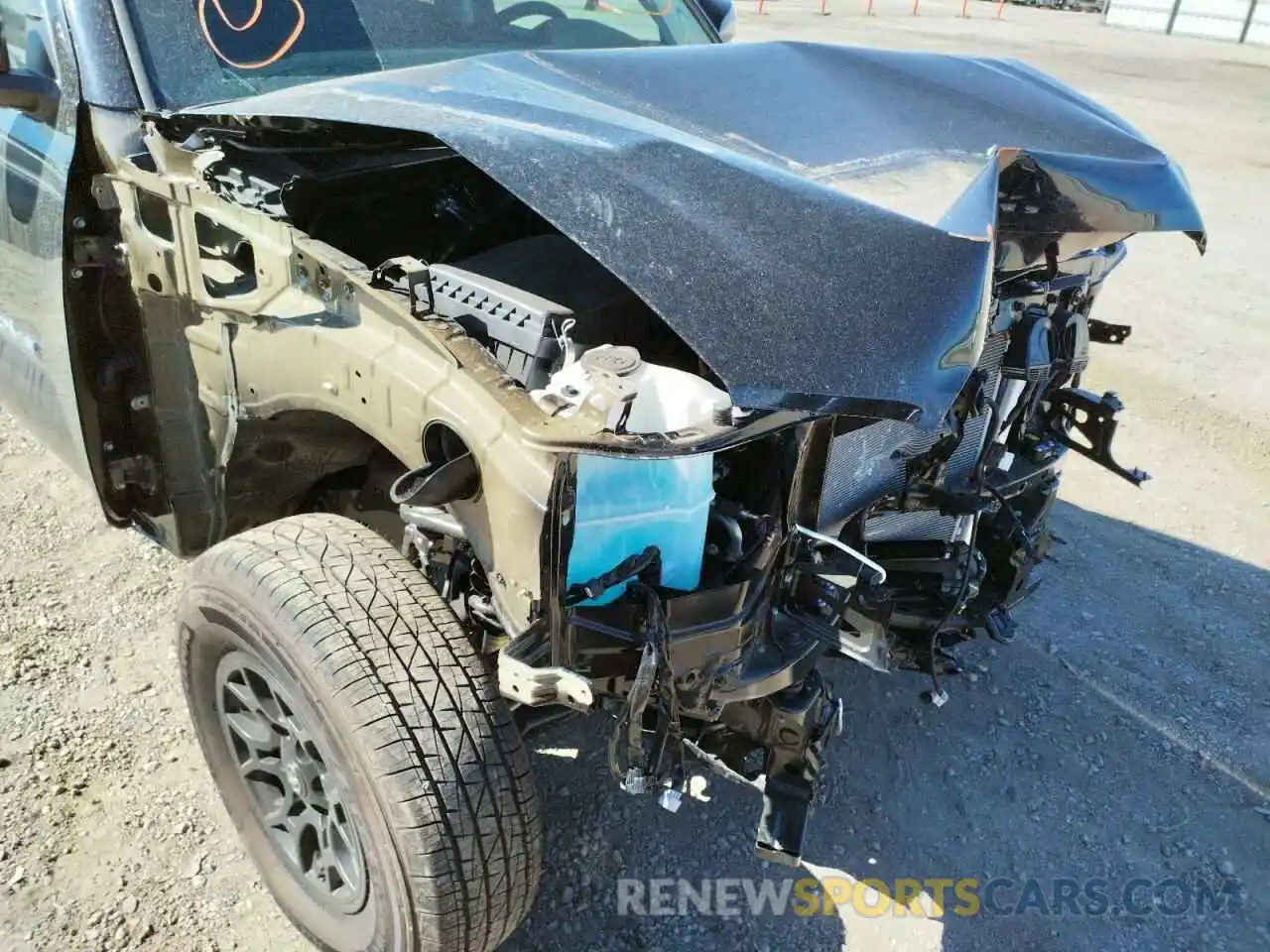 9 Photograph of a damaged car 3TMBZ5DN0NM032811 TOYOTA TACOMA 2022