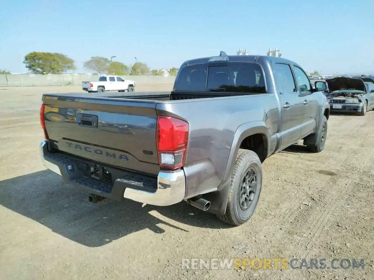 4 Photograph of a damaged car 3TMBZ5DN0NM034946 TOYOTA TACOMA 2022