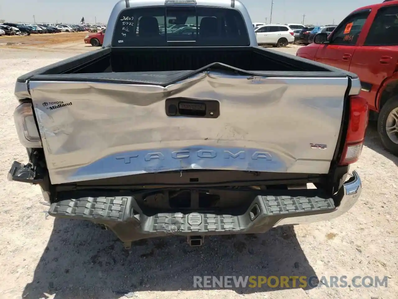 9 Photograph of a damaged car 3TMBZ5DN6NM033199 TOYOTA TACOMA 2022