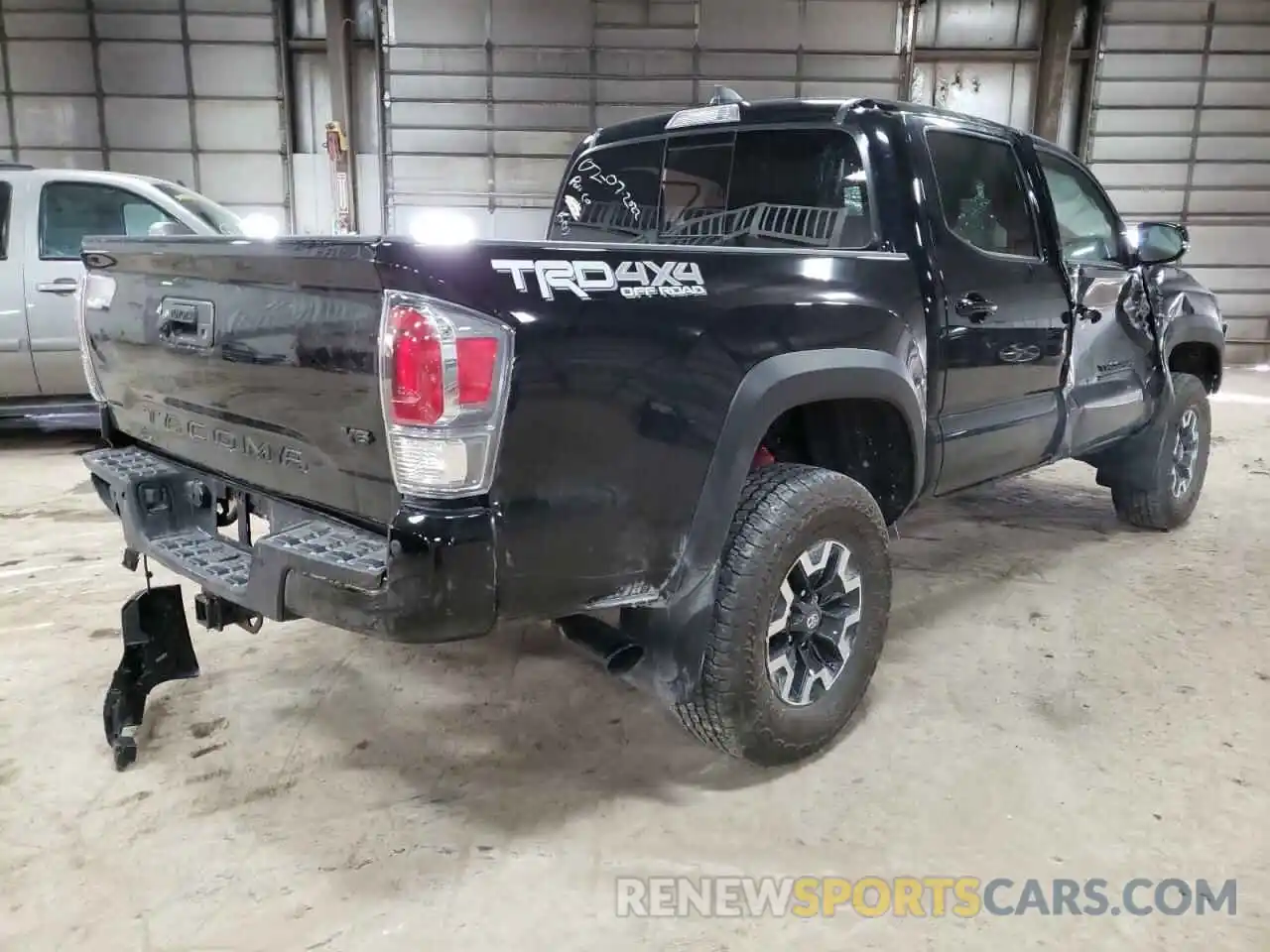 4 Photograph of a damaged car 3TMCZ5AN0NM463819 TOYOTA TACOMA 2022