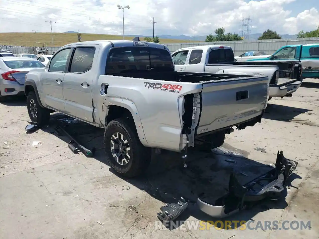 3 Photograph of a damaged car 3TMCZ5AN0NM492334 TOYOTA TACOMA 2022