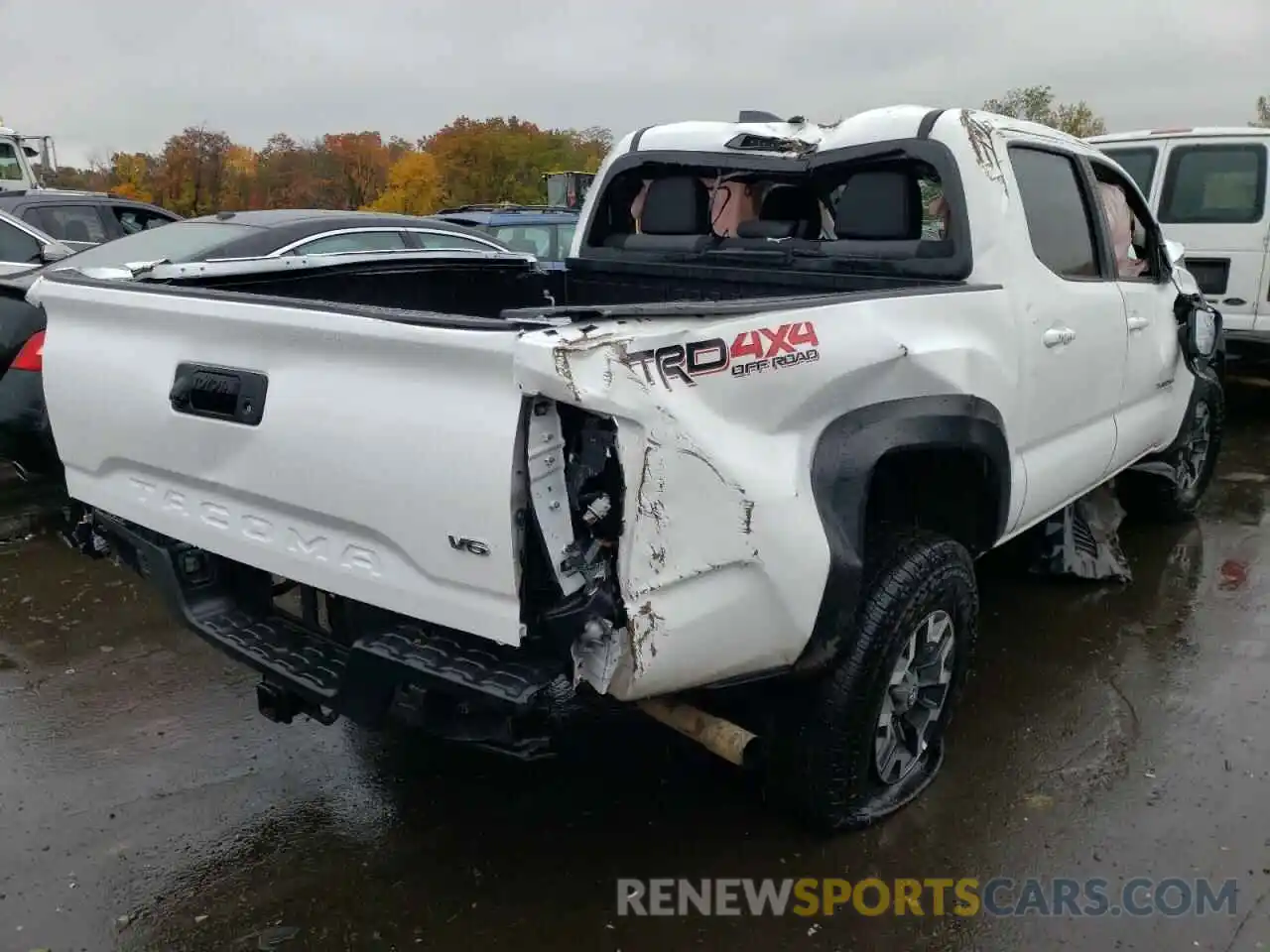 4 Photograph of a damaged car 3TMCZ5AN0NM498067 TOYOTA TACOMA 2022