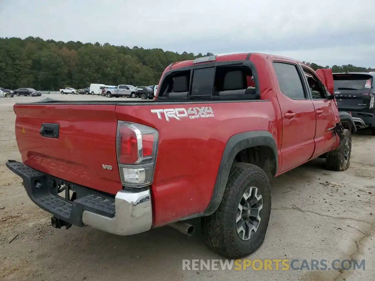 4 Photograph of a damaged car 3TMCZ5AN1NM455020 TOYOTA TACOMA 2022