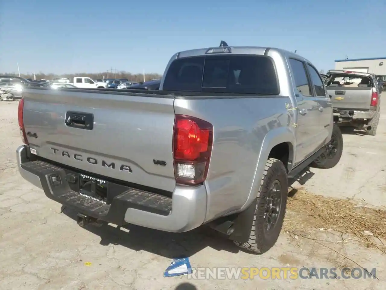 4 Photograph of a damaged car 3TMCZ5AN1NM456104 TOYOTA TACOMA 2022