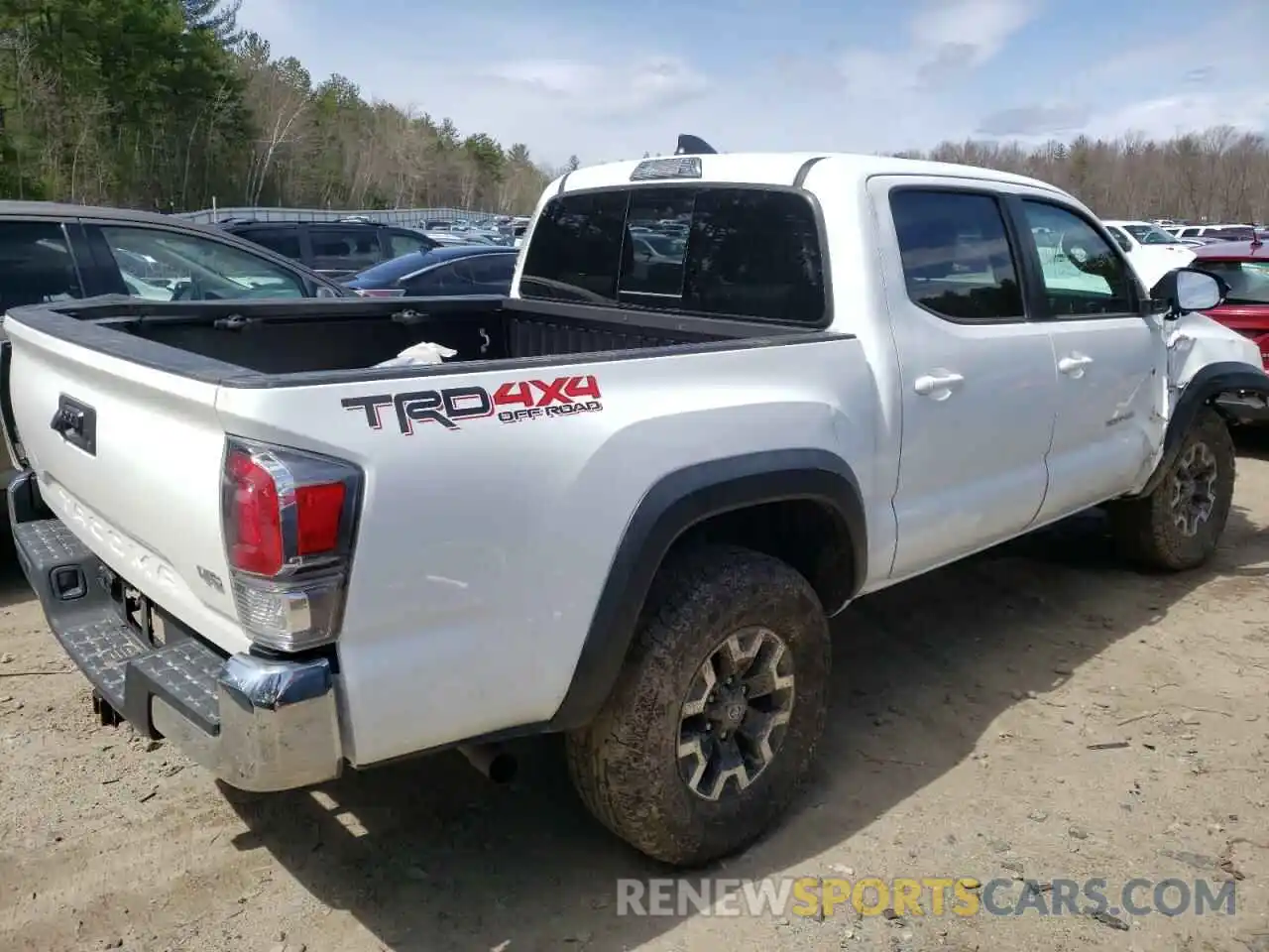 4 Photograph of a damaged car 3TMCZ5AN1NM460718 TOYOTA TACOMA 2022