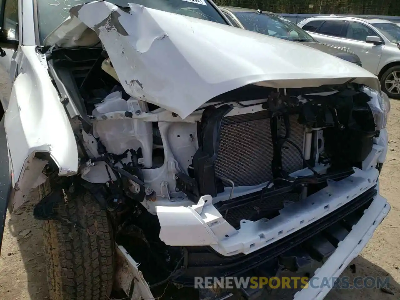 9 Photograph of a damaged car 3TMCZ5AN1NM460718 TOYOTA TACOMA 2022