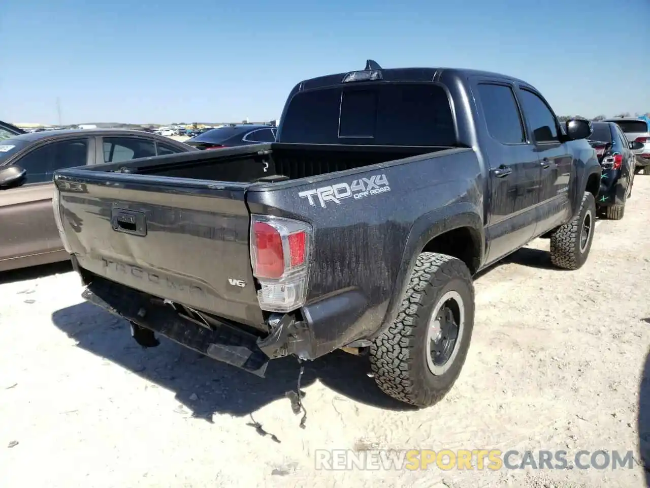 4 Photograph of a damaged car 3TMCZ5AN1NM465790 TOYOTA TACOMA 2022