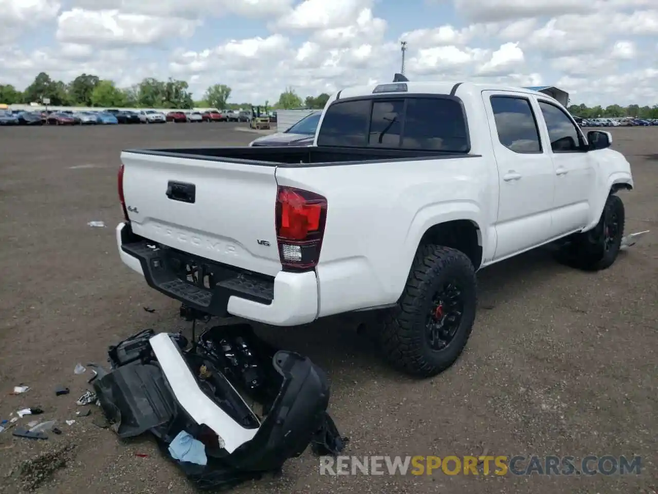 4 Photograph of a damaged car 3TMCZ5AN1NM467748 TOYOTA TACOMA 2022