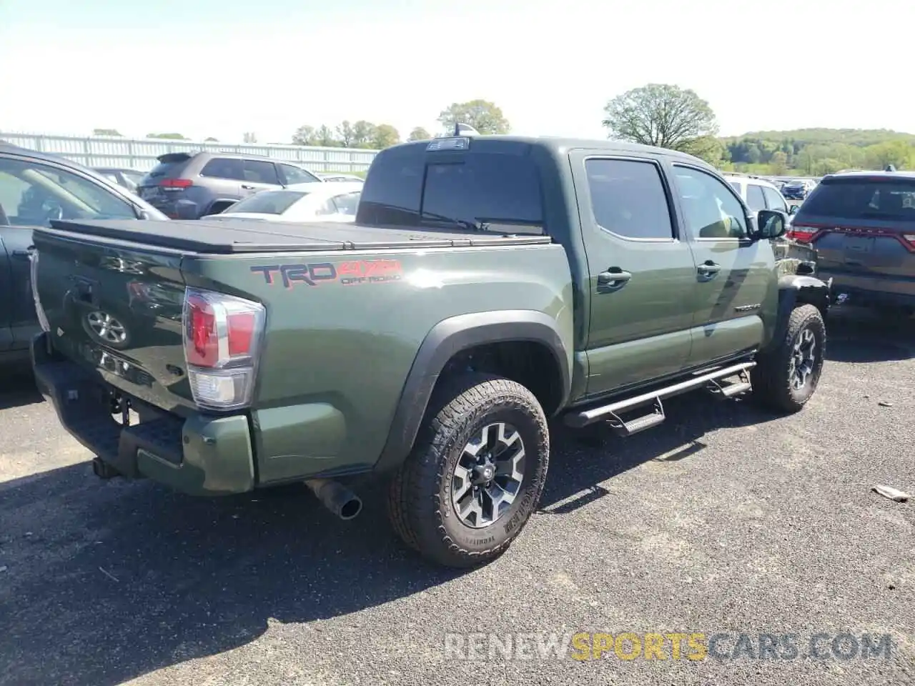 4 Photograph of a damaged car 3TMCZ5AN1NM471850 TOYOTA TACOMA 2022