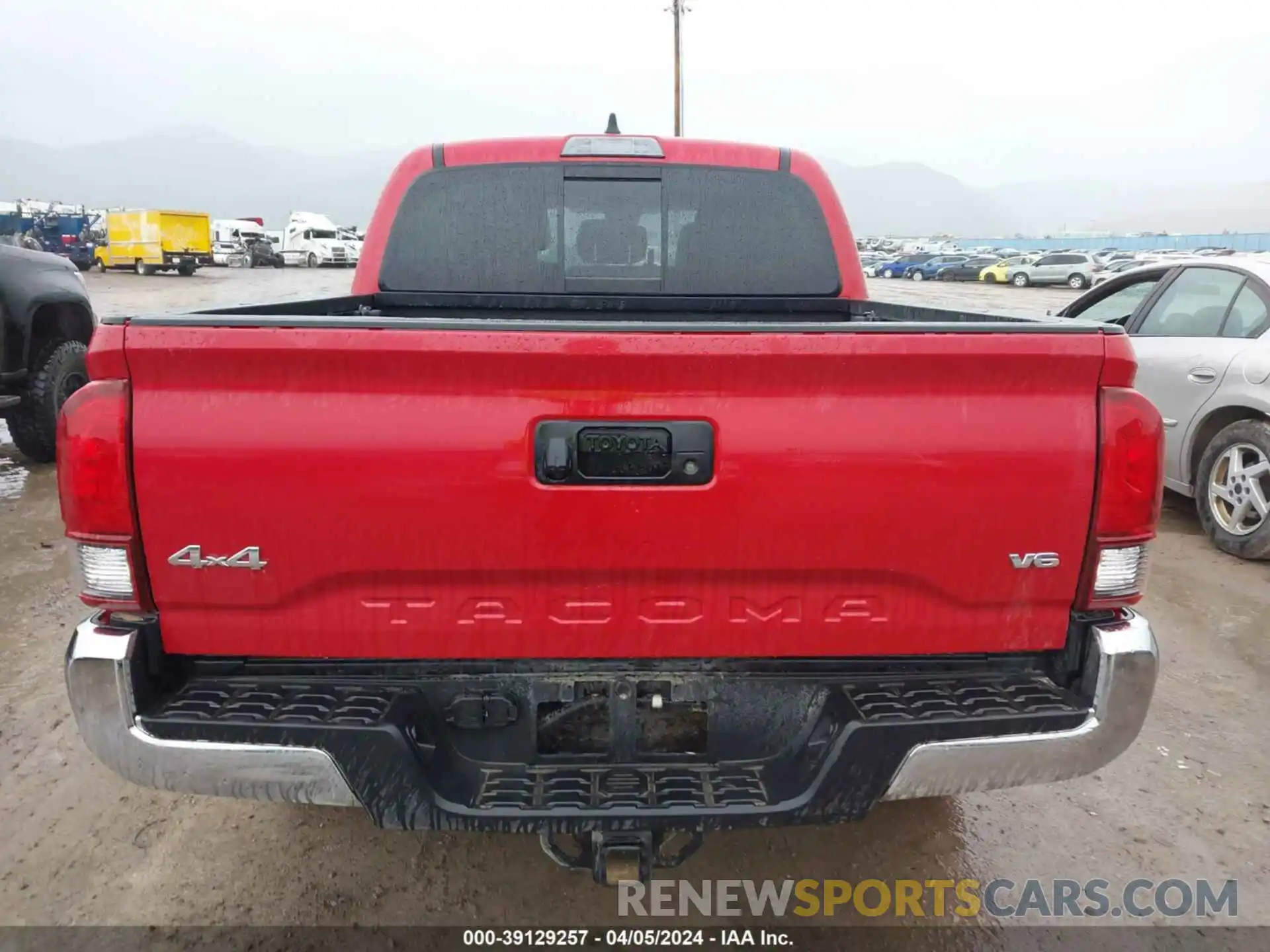 17 Photograph of a damaged car 3TMCZ5AN1NM489409 TOYOTA TACOMA 2022