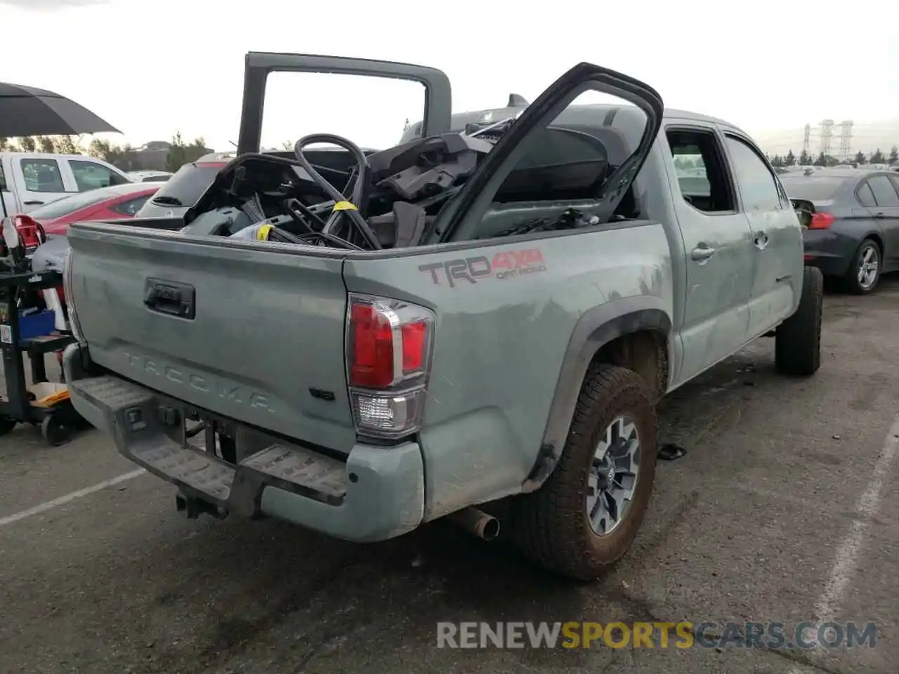 4 Photograph of a damaged car 3TMCZ5AN1NM504040 TOYOTA TACOMA 2022