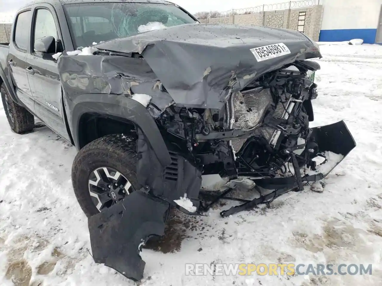 9 Photograph of a damaged car 3TMCZ5AN2NM459299 TOYOTA TACOMA 2022