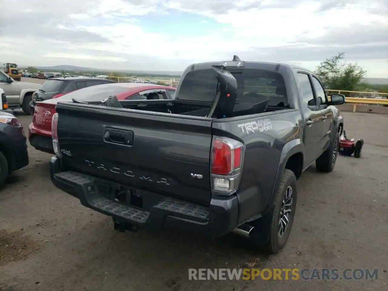 4 Photograph of a damaged car 3TMCZ5AN2NM463644 TOYOTA TACOMA 2022