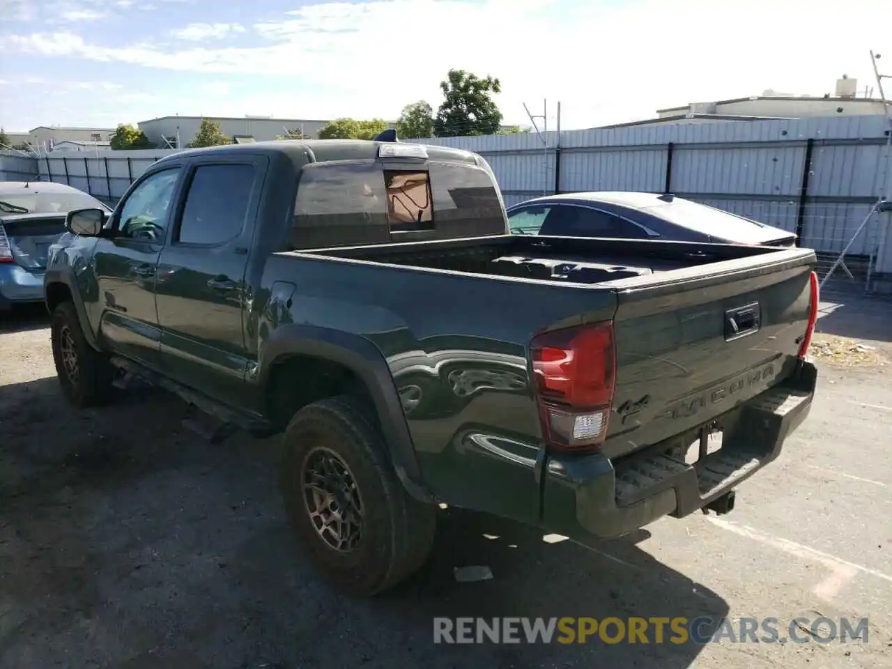 3 Photograph of a damaged car 3TMCZ5AN2NM476183 TOYOTA TACOMA 2022