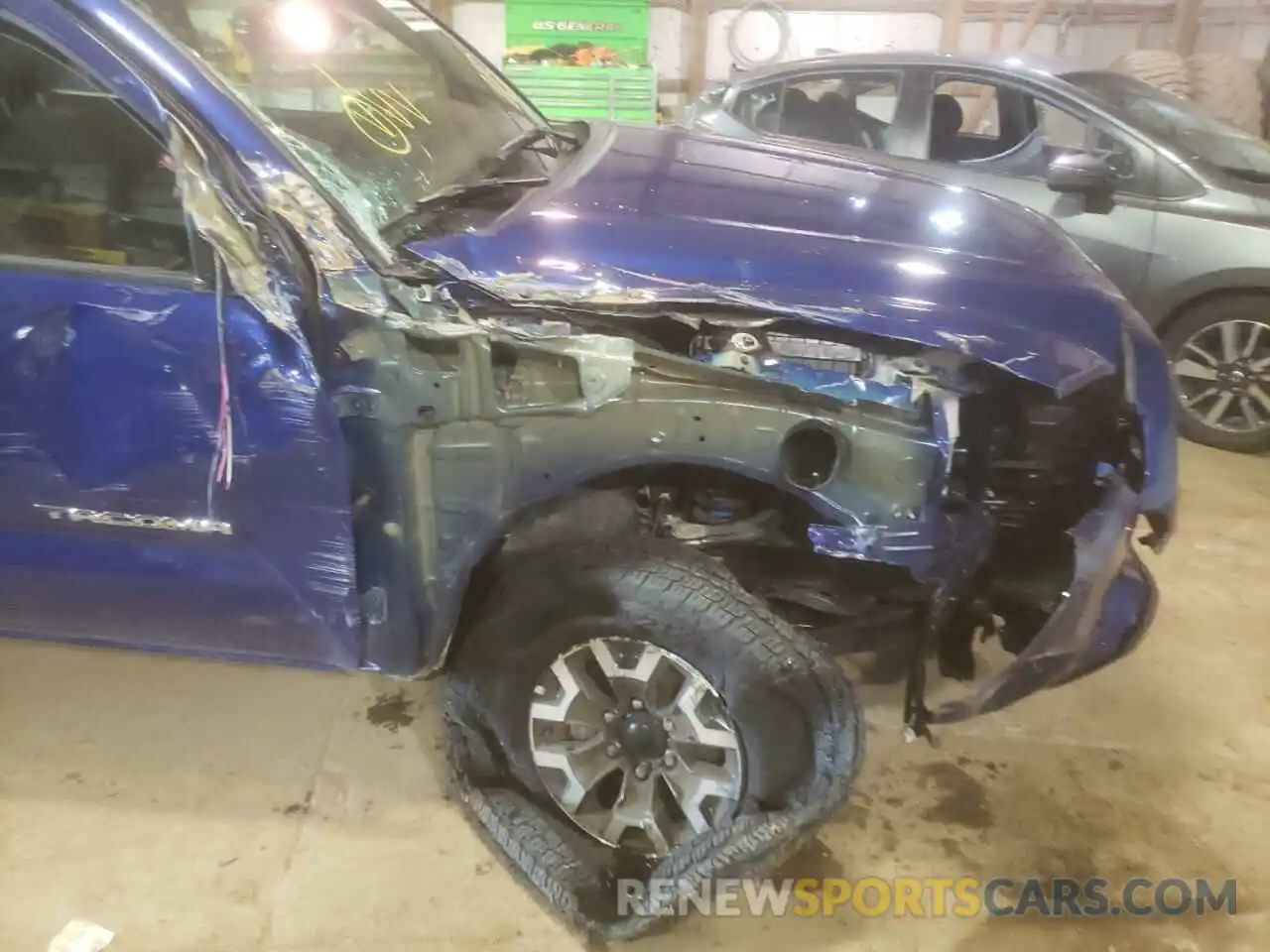 9 Photograph of a damaged car 3TMCZ5AN2NM477334 TOYOTA TACOMA 2022