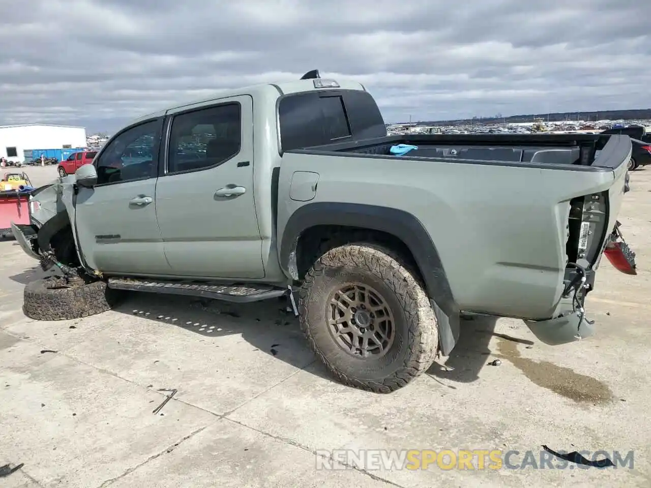 2 Photograph of a damaged car 3TMCZ5AN2NM479147 TOYOTA TACOMA 2022