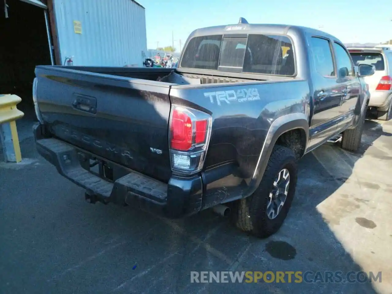 4 Photograph of a damaged car 3TMCZ5AN2NM497857 TOYOTA TACOMA 2022