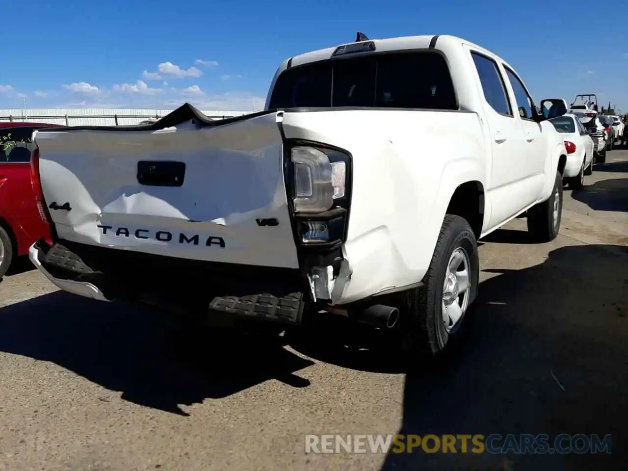 4 Photograph of a damaged car 3TMCZ5AN3NM469386 TOYOTA TACOMA 2022