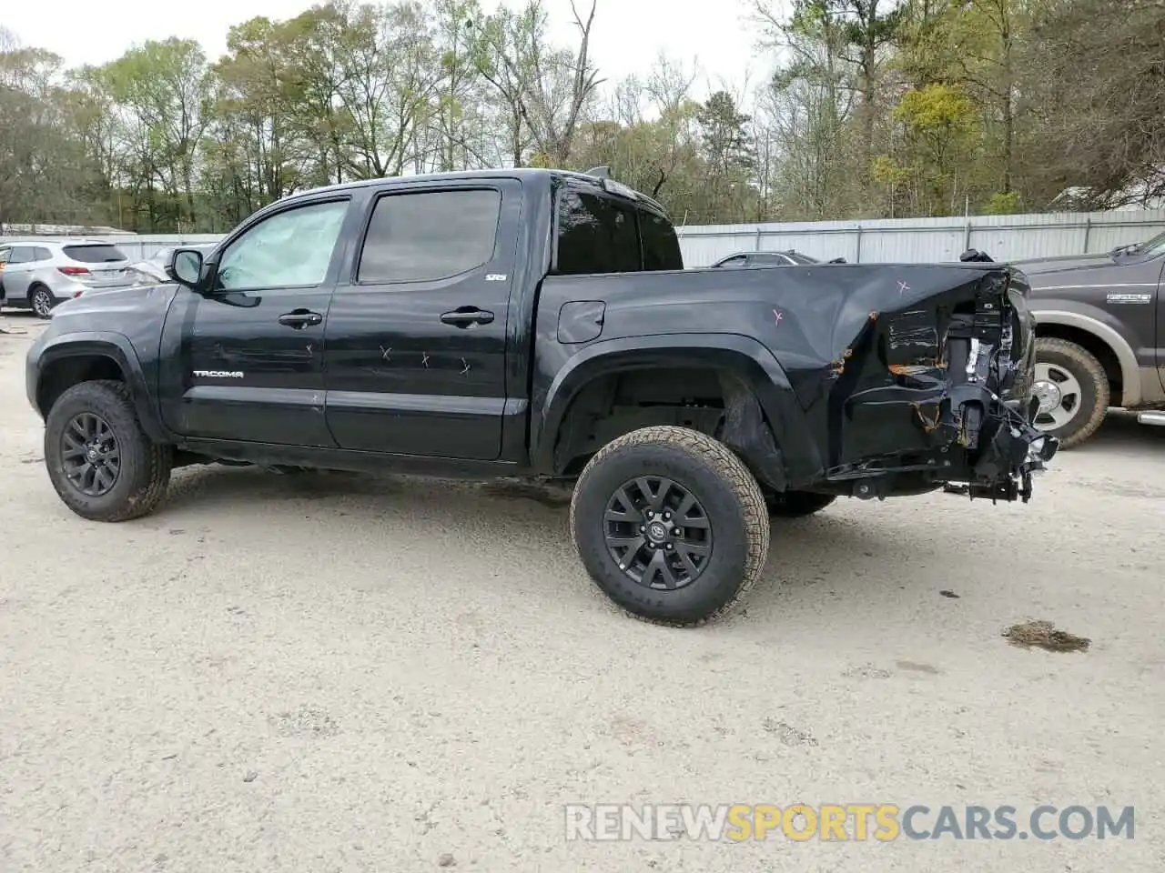 2 Photograph of a damaged car 3TMCZ5AN3NM475642 TOYOTA TACOMA 2022