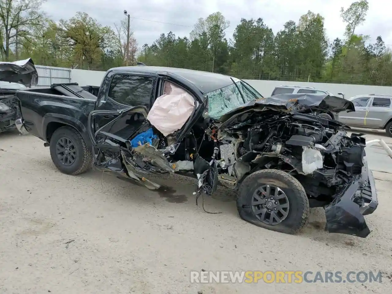 4 Photograph of a damaged car 3TMCZ5AN3NM475642 TOYOTA TACOMA 2022