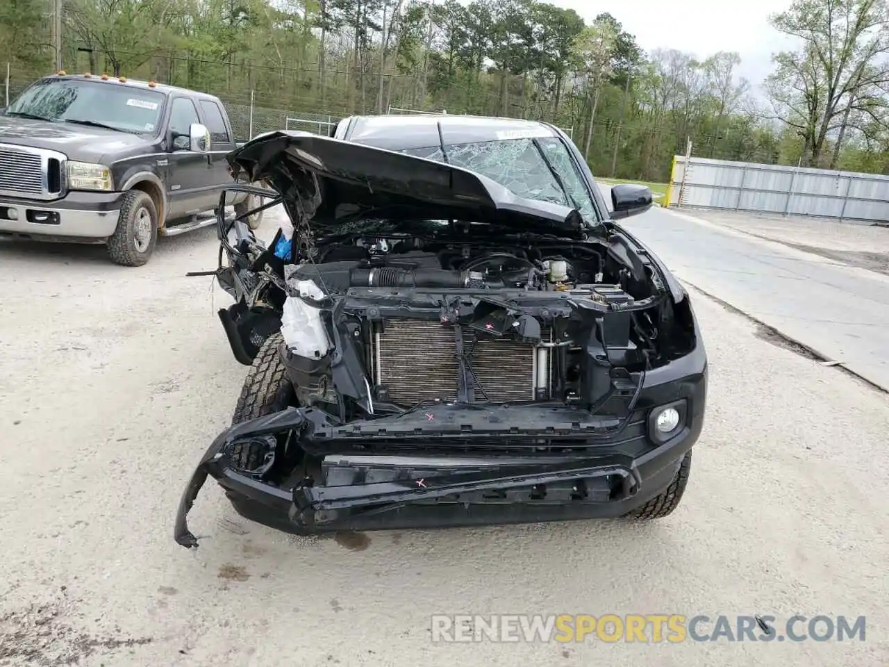 5 Photograph of a damaged car 3TMCZ5AN3NM475642 TOYOTA TACOMA 2022