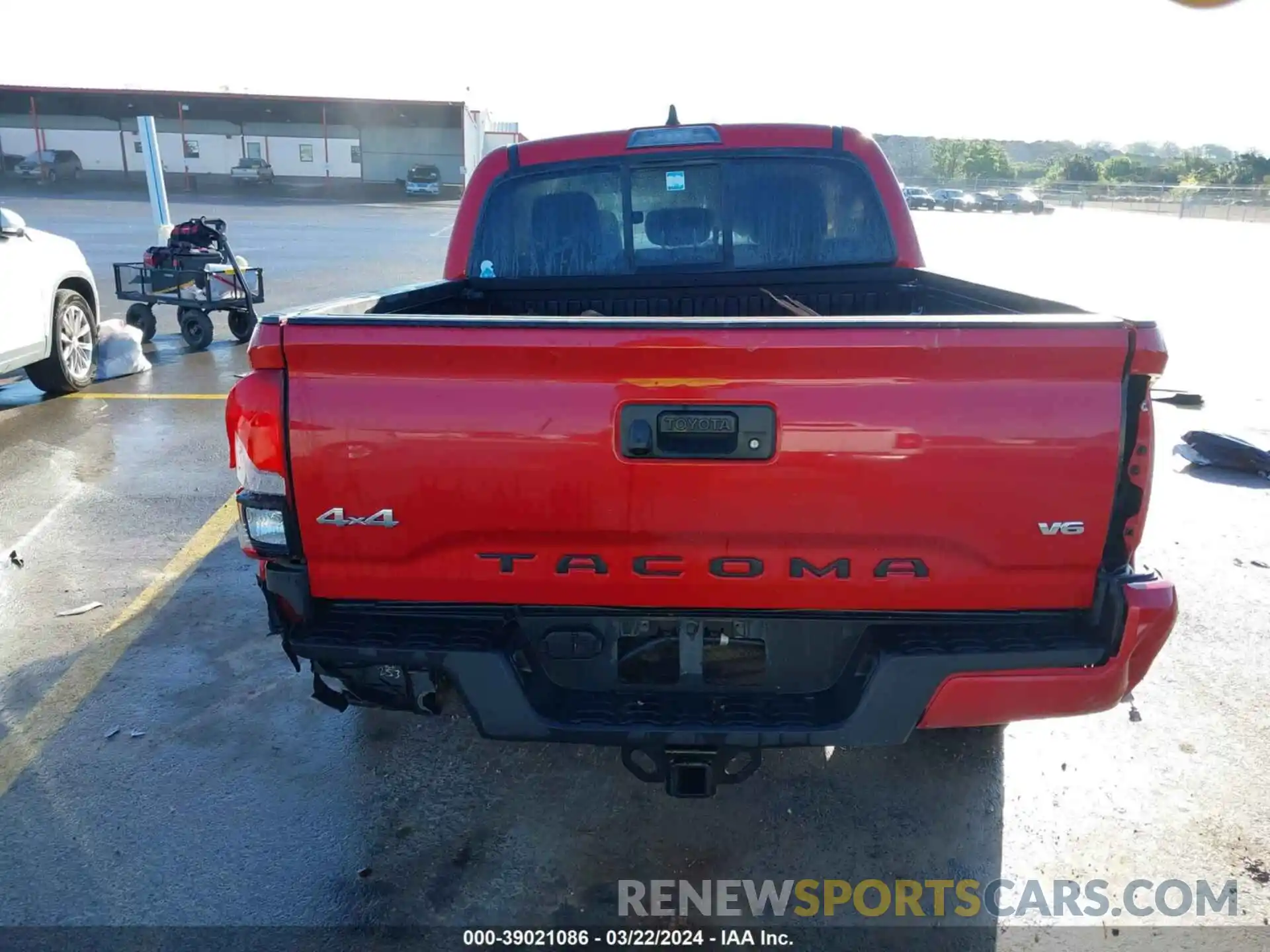 17 Photograph of a damaged car 3TMCZ5AN3NM486334 TOYOTA TACOMA 2022