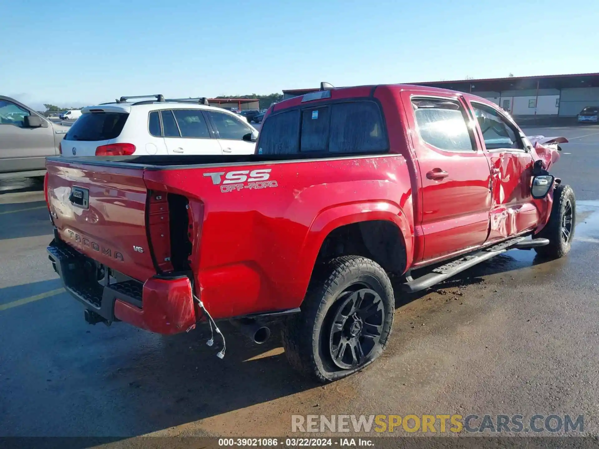 4 Photograph of a damaged car 3TMCZ5AN3NM486334 TOYOTA TACOMA 2022