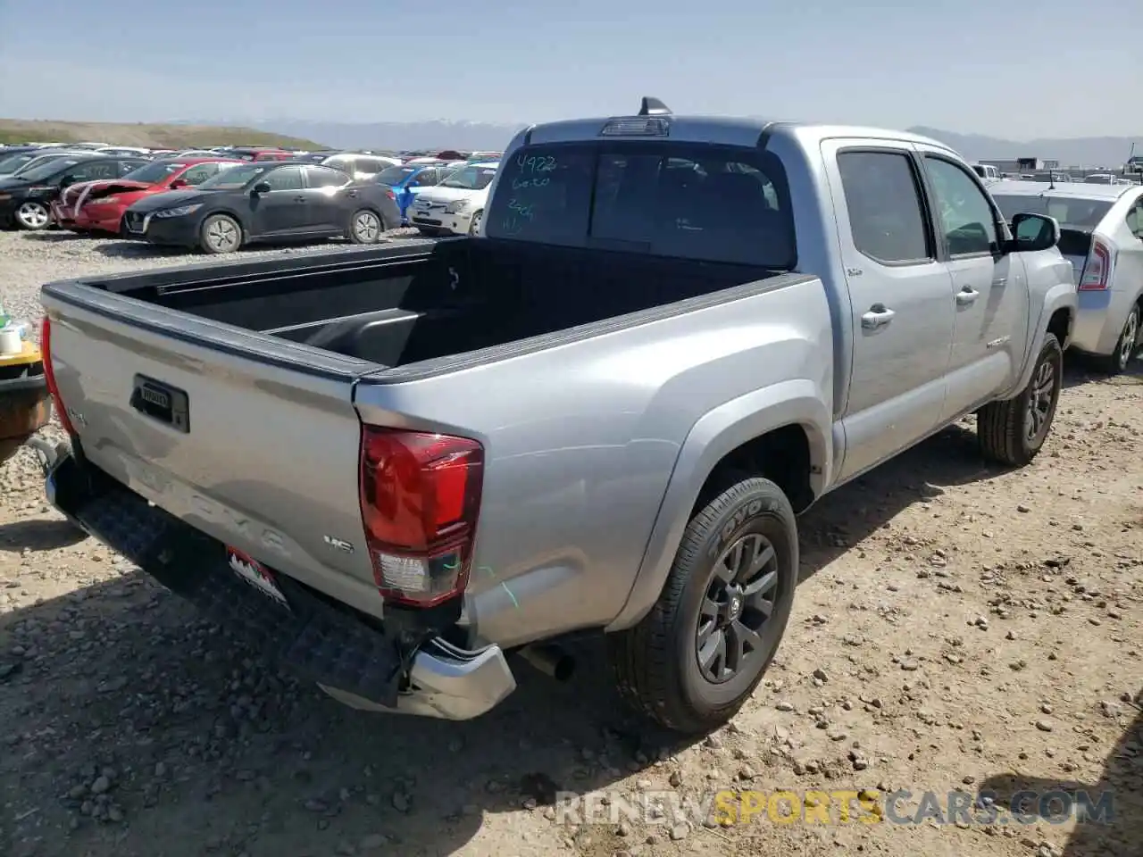 4 Фотография поврежденного автомобиля 3TMCZ5AN3NM487421 TOYOTA TACOMA 2022