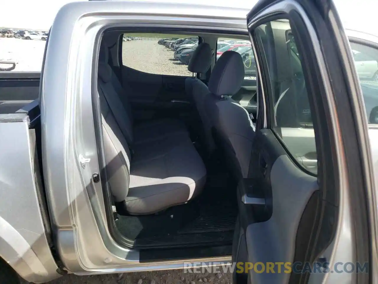 6 Photograph of a damaged car 3TMCZ5AN3NM487421 TOYOTA TACOMA 2022