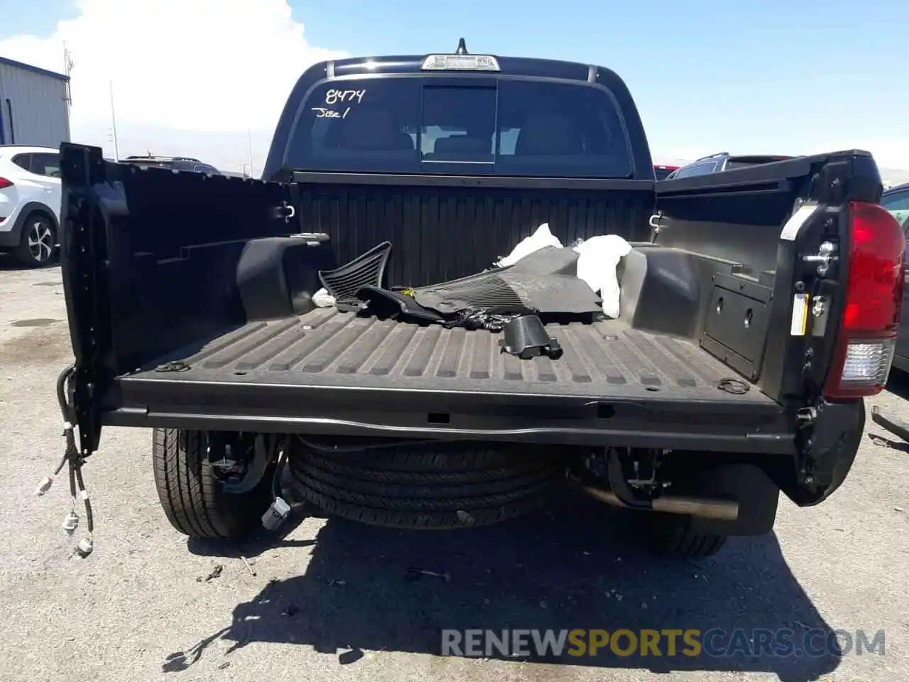 9 Photograph of a damaged car 3TMCZ5AN3NM508848 TOYOTA TACOMA 2022