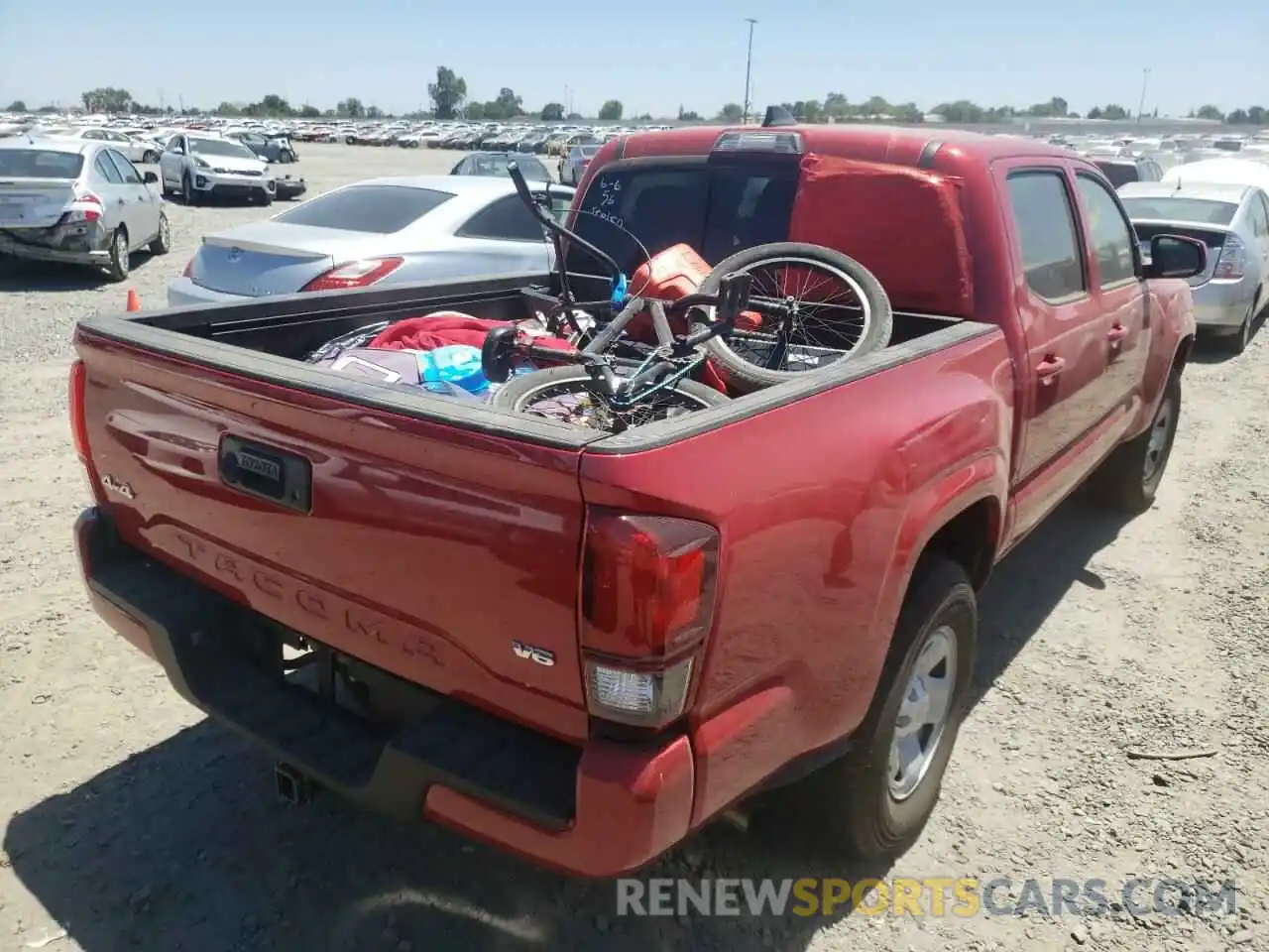 4 Photograph of a damaged car 3TMCZ5AN4NM479277 TOYOTA TACOMA 2022